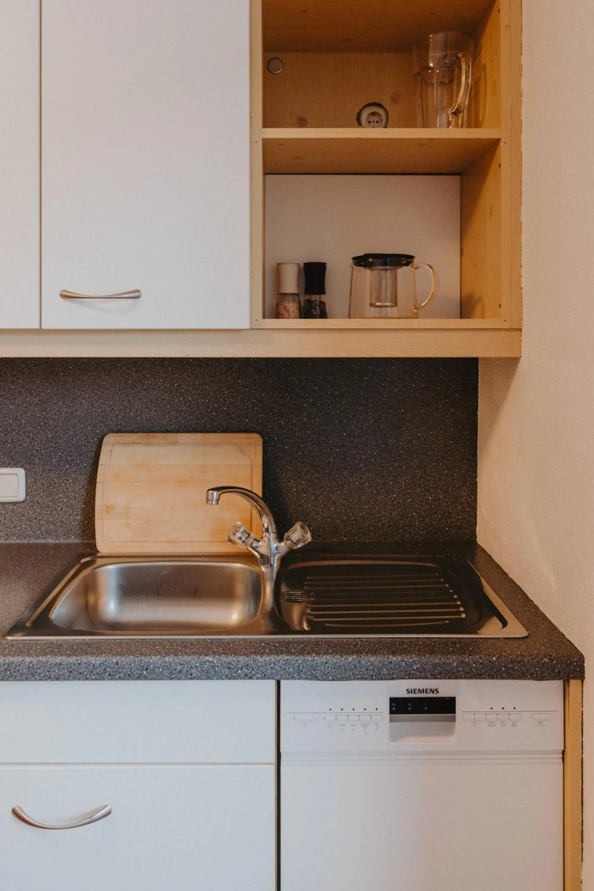 Kitchen or kitchenette in Gästehaus Kolp
