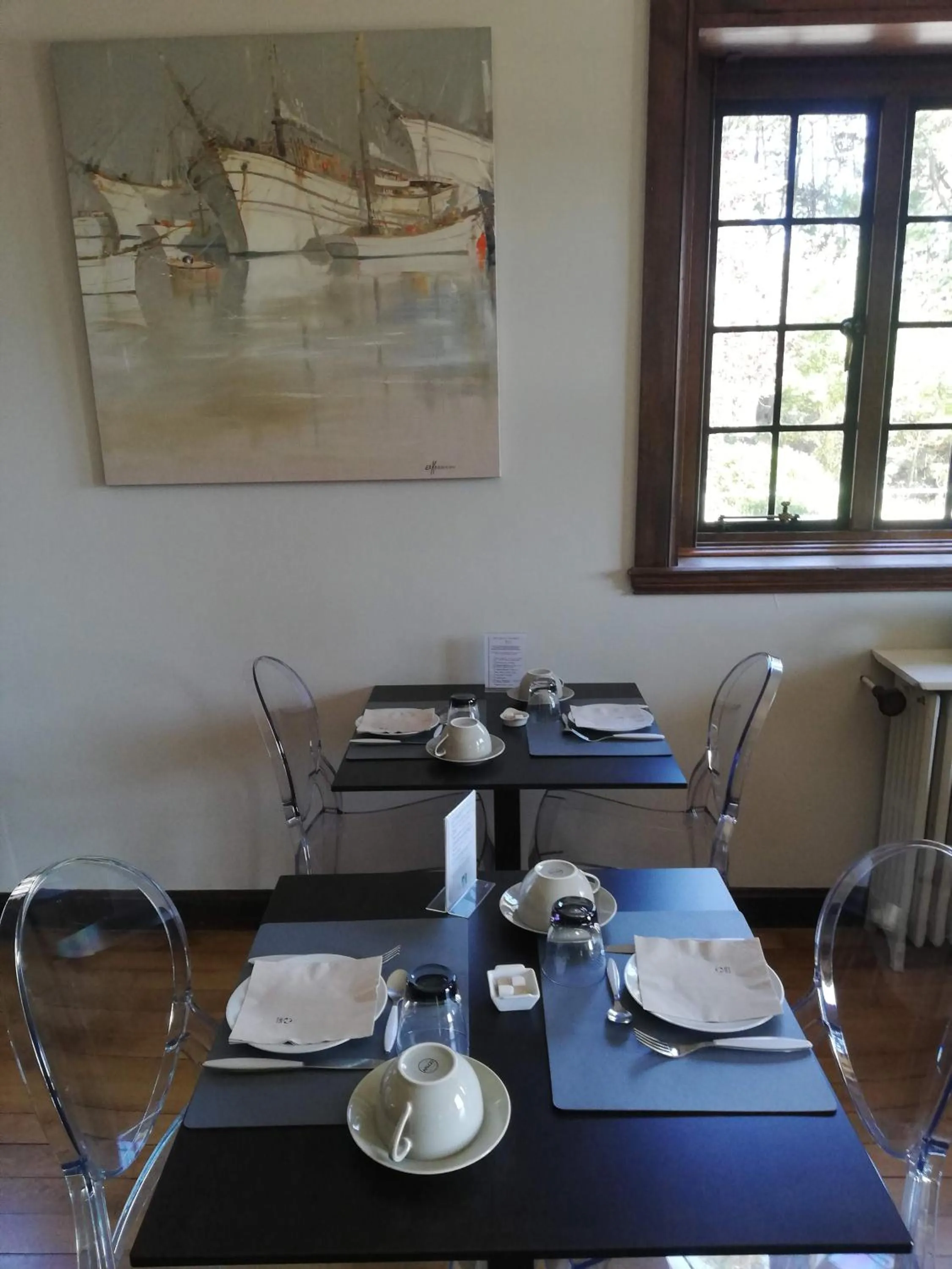 Restaurant/places to eat in Manoir Dalmore