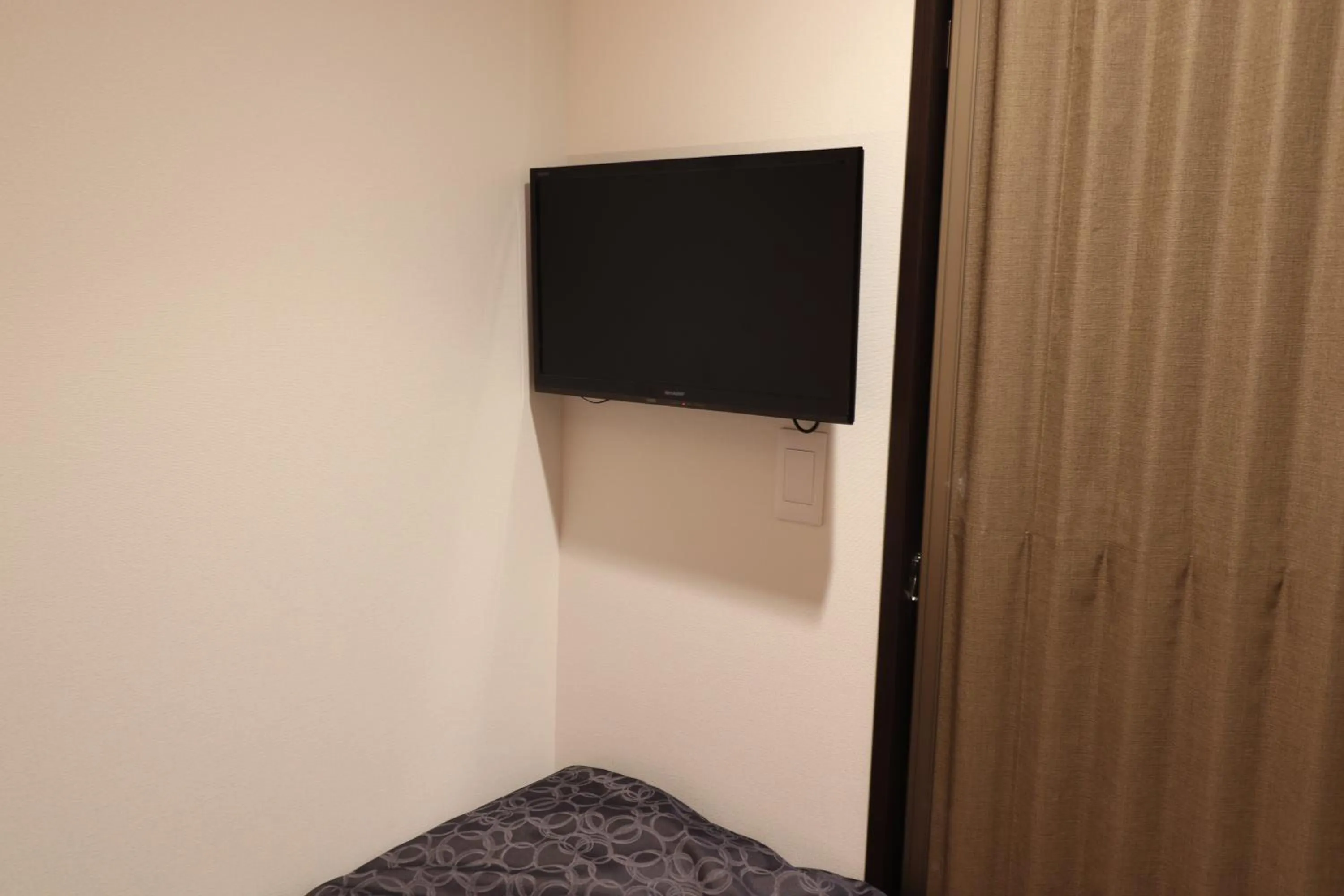 Photo of the whole room in LEO YU Capsule Hotel Nishifunabashi
