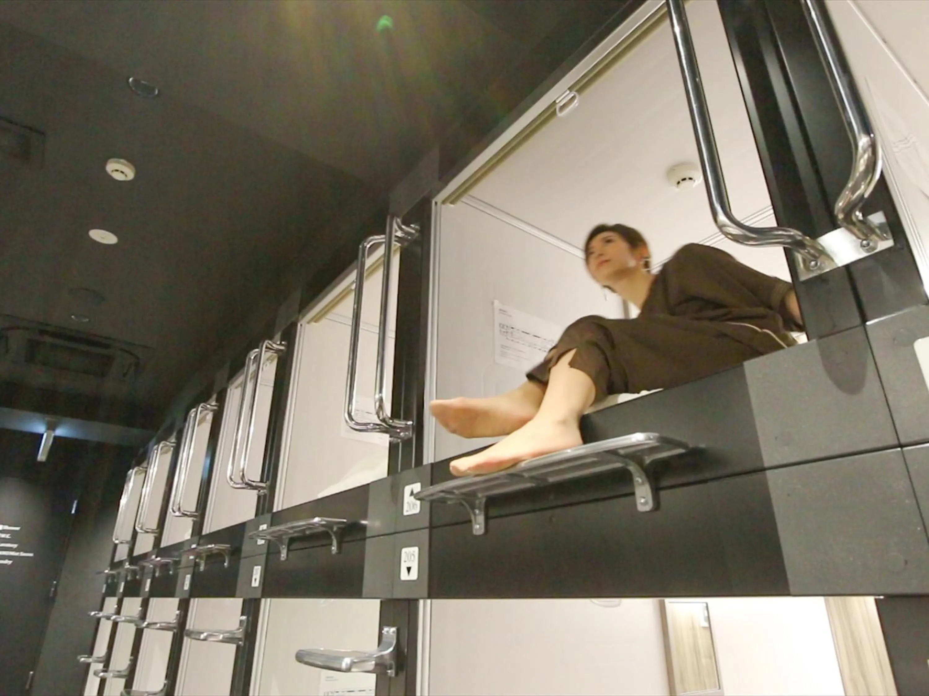 People in LEO YU Capsule Hotel Nishifunabashi
