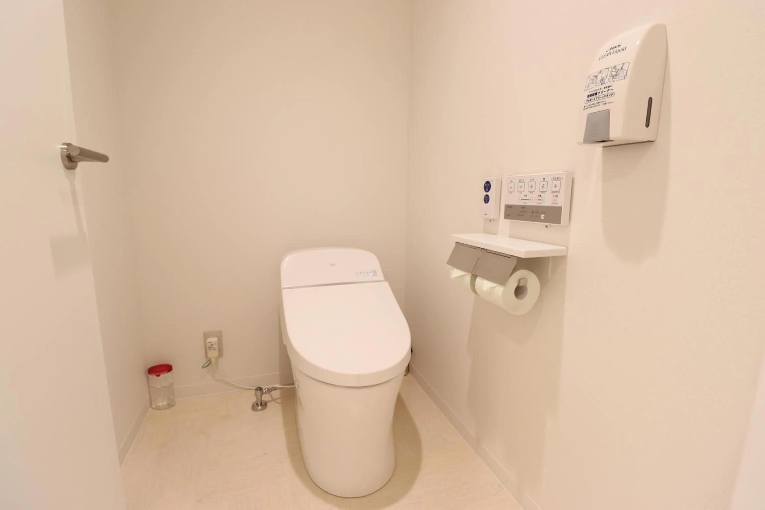 Toilet in LEO YU Capsule Hotel Nishifunabashi