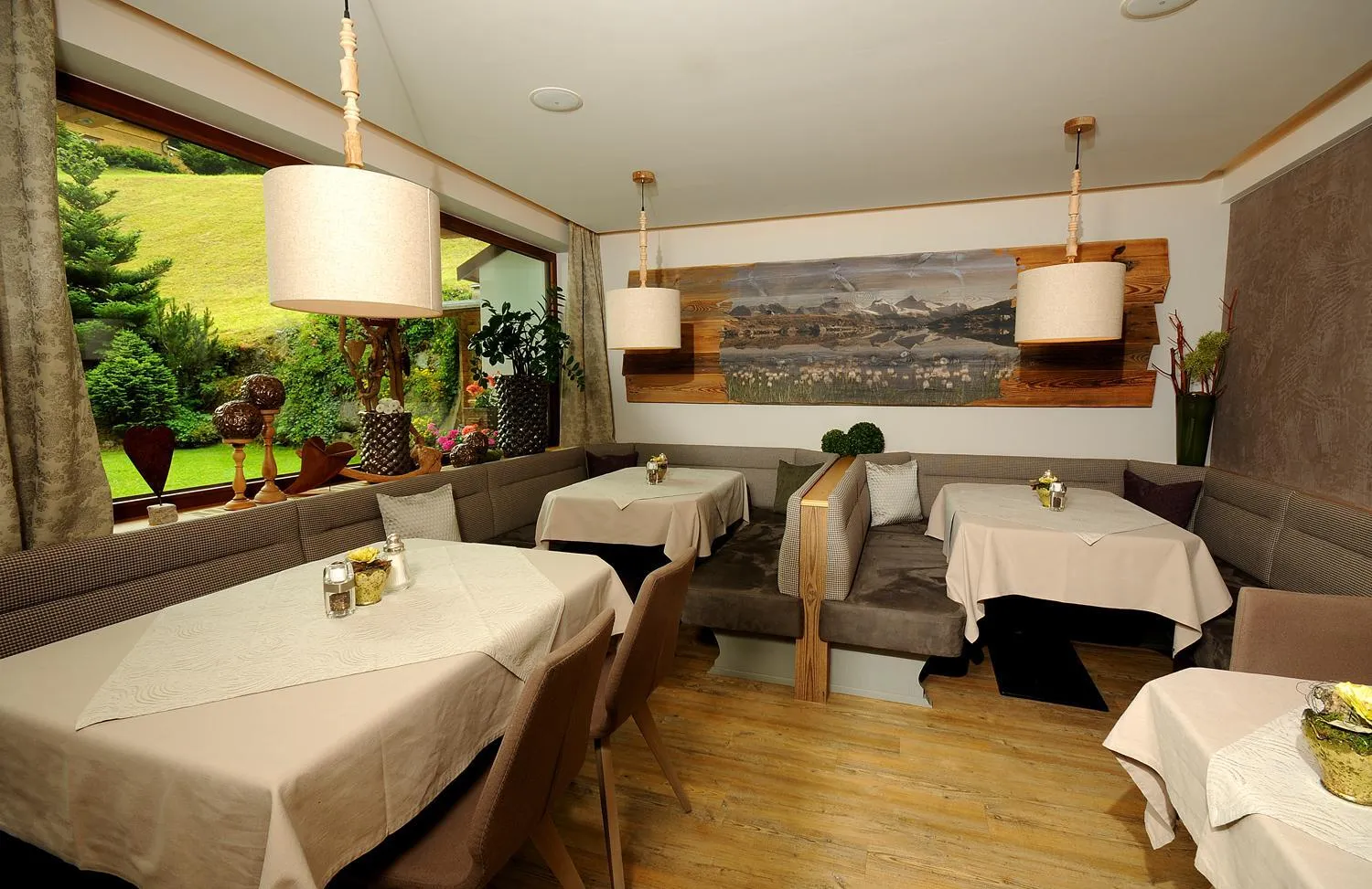 Restaurant/places to eat in Hotel Burgschrofn