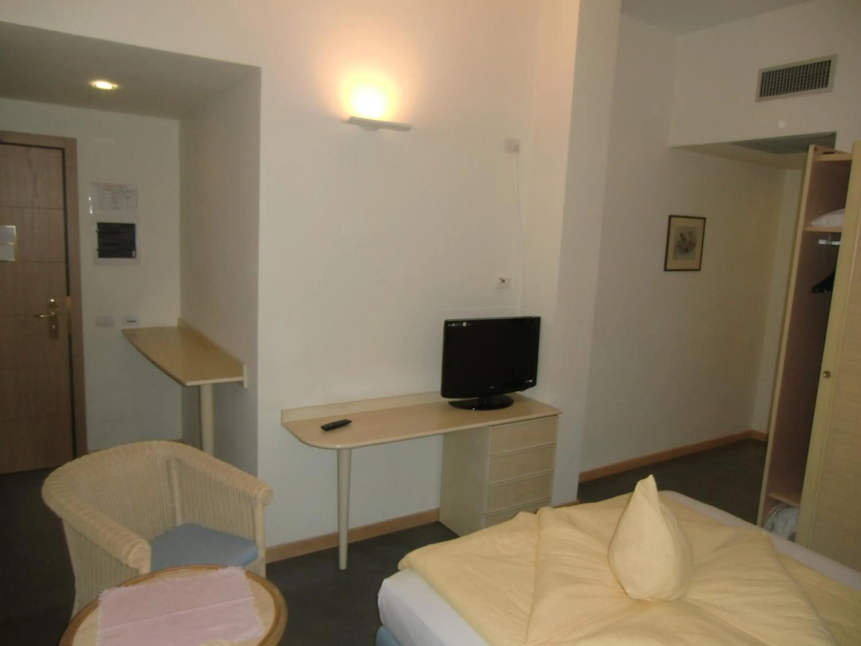 Bed in Beach Hotel Du Lac Malcesine