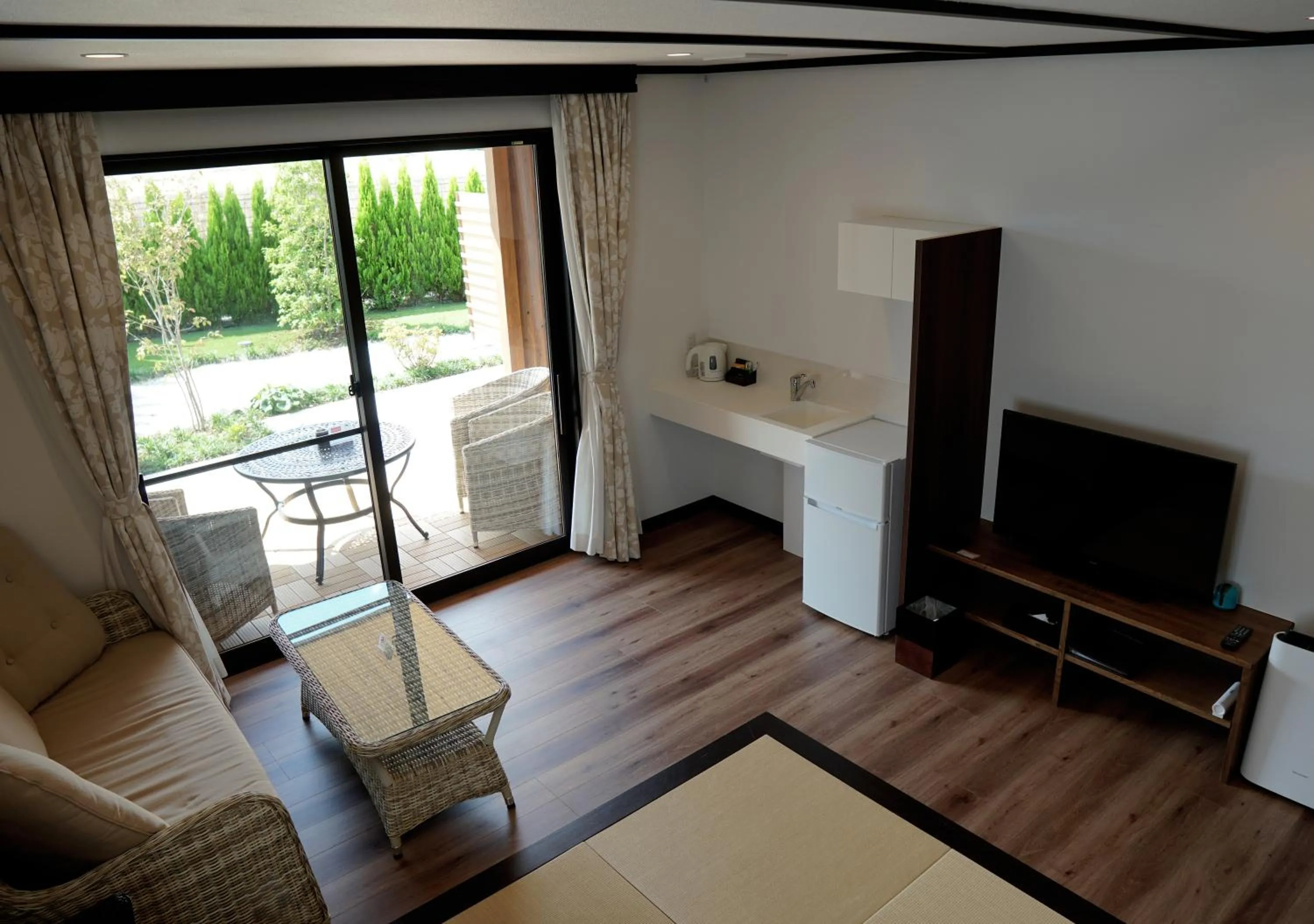 Communal lounge/ TV room in Hananoyado Yumefuji