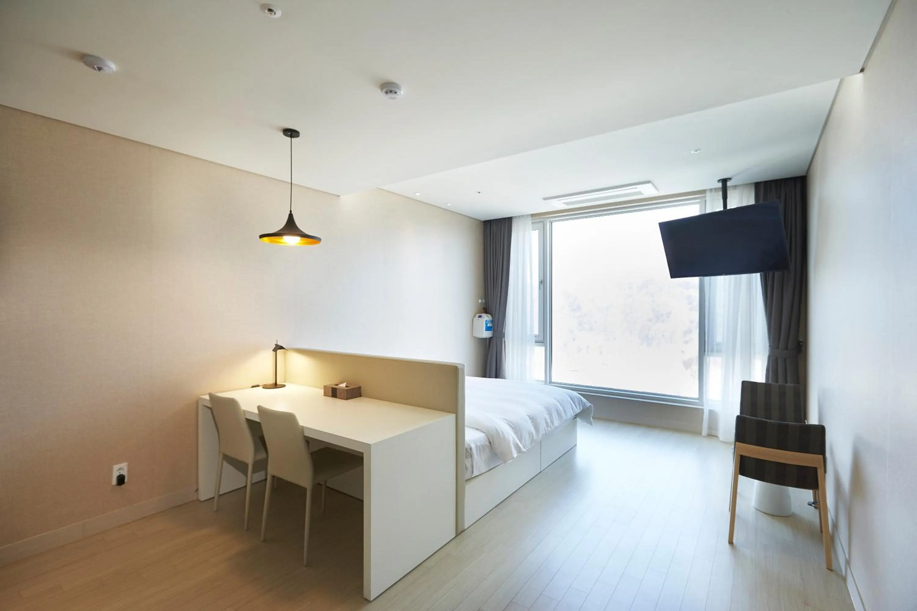 Bed in Pyeongchang The White Hotel