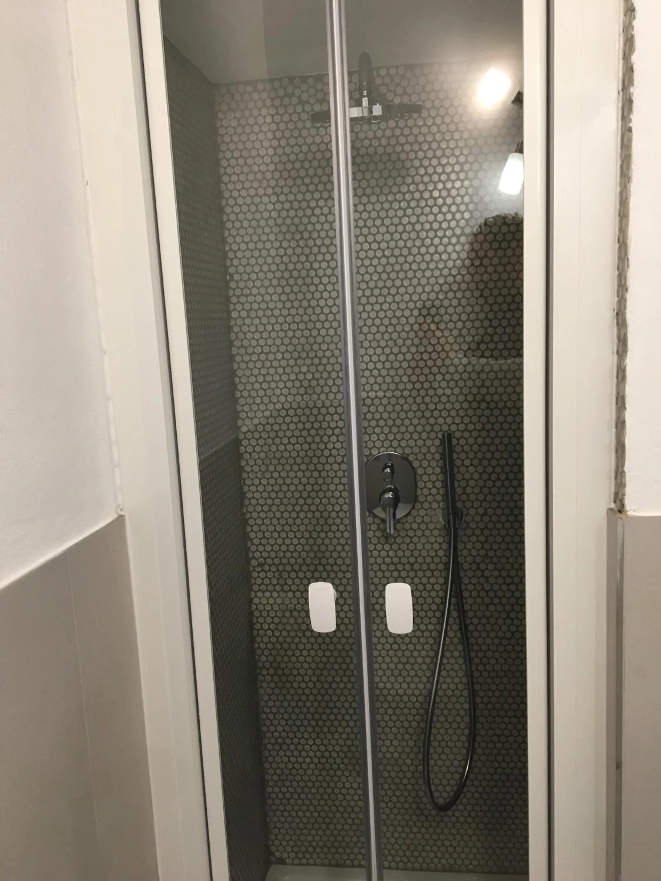 Shower in vernazza vacation 3