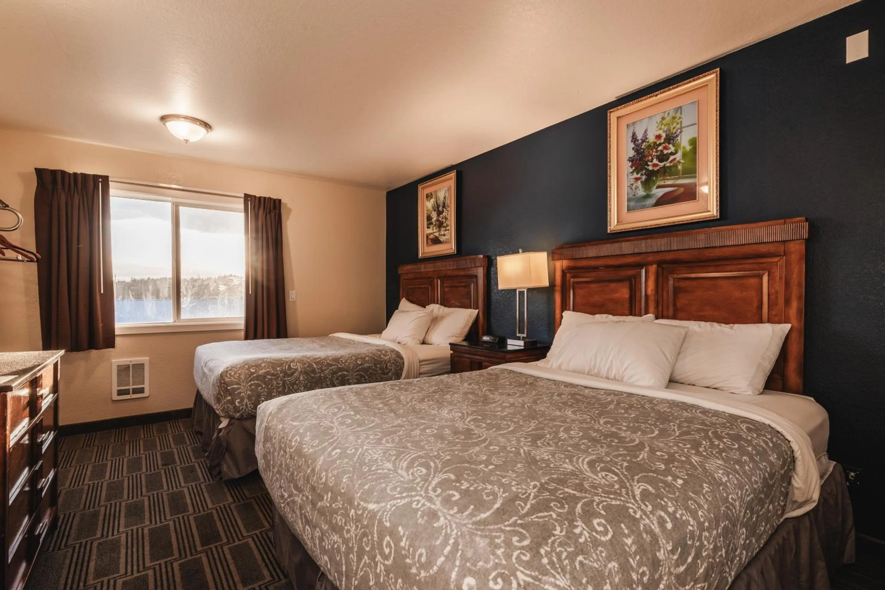 Bed in Water Front Inn