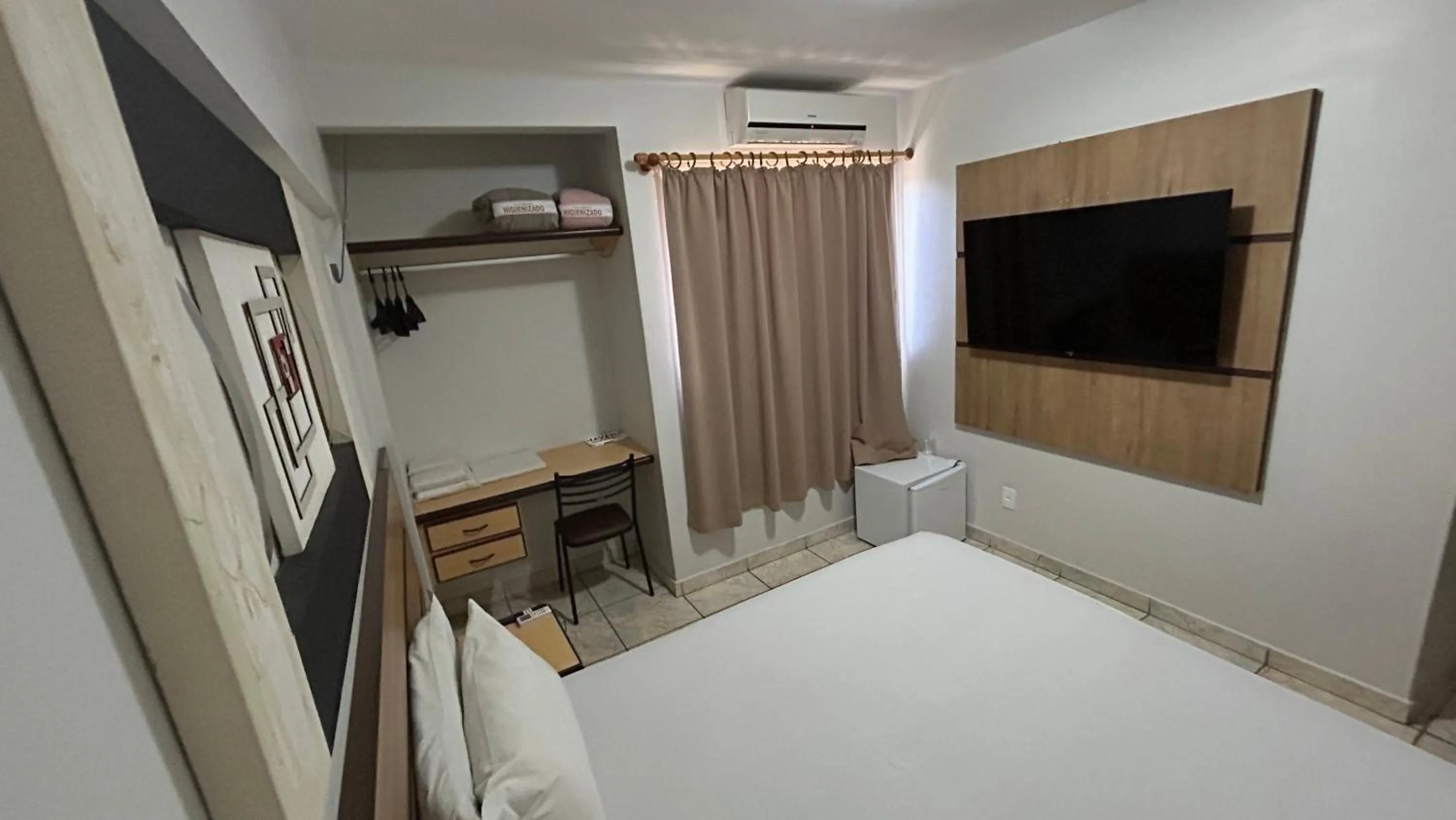 Photo of the whole room, Bed in Havana Palace Hotel