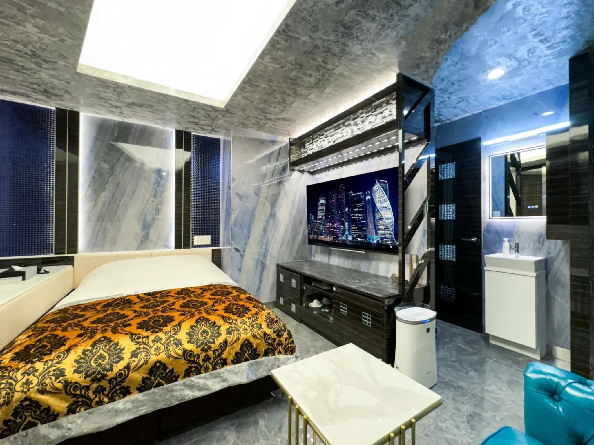 Bed in Hotel Century