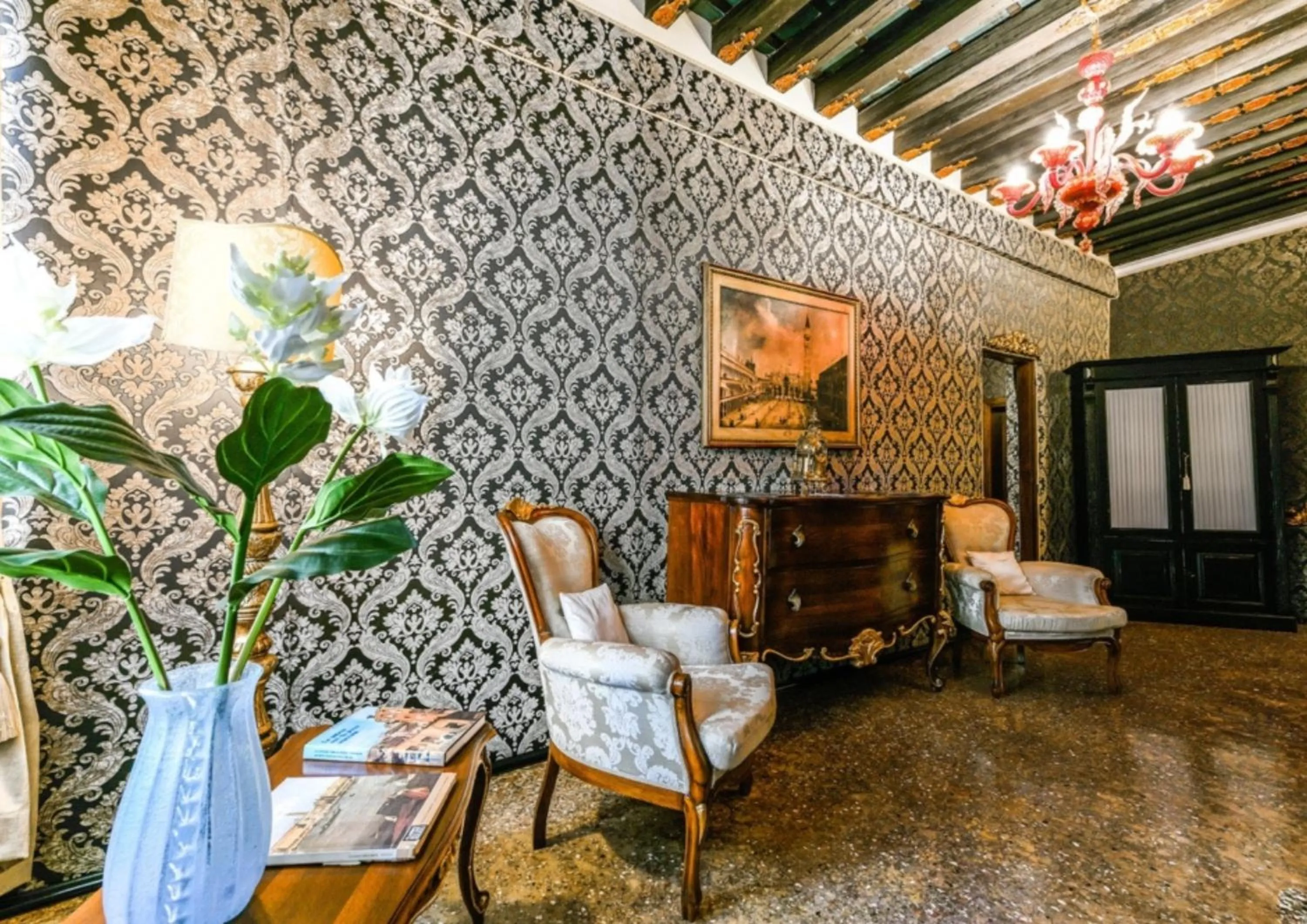 Decorative detail in Ai Cherubini