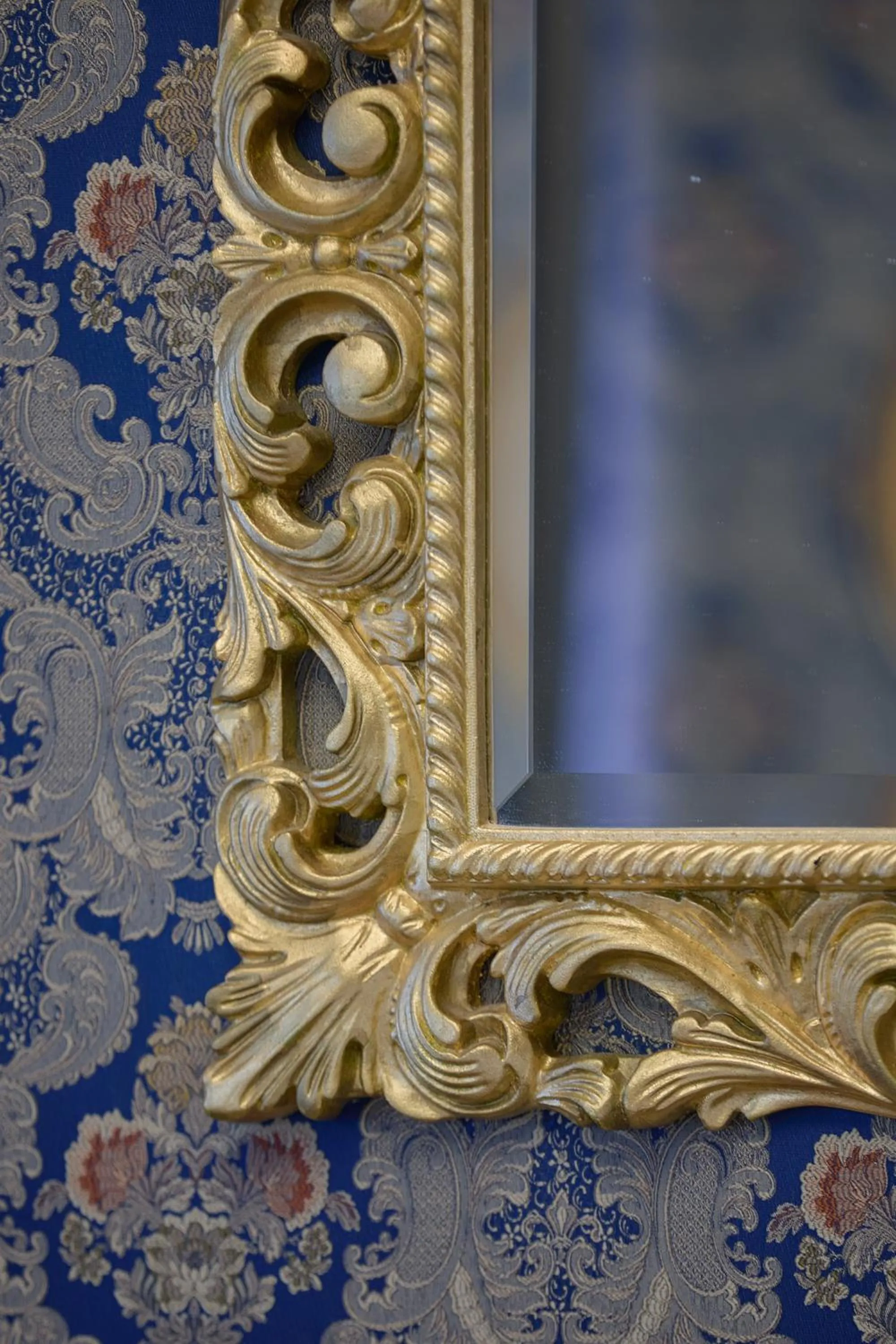 Decorative detail in Ai Cherubini