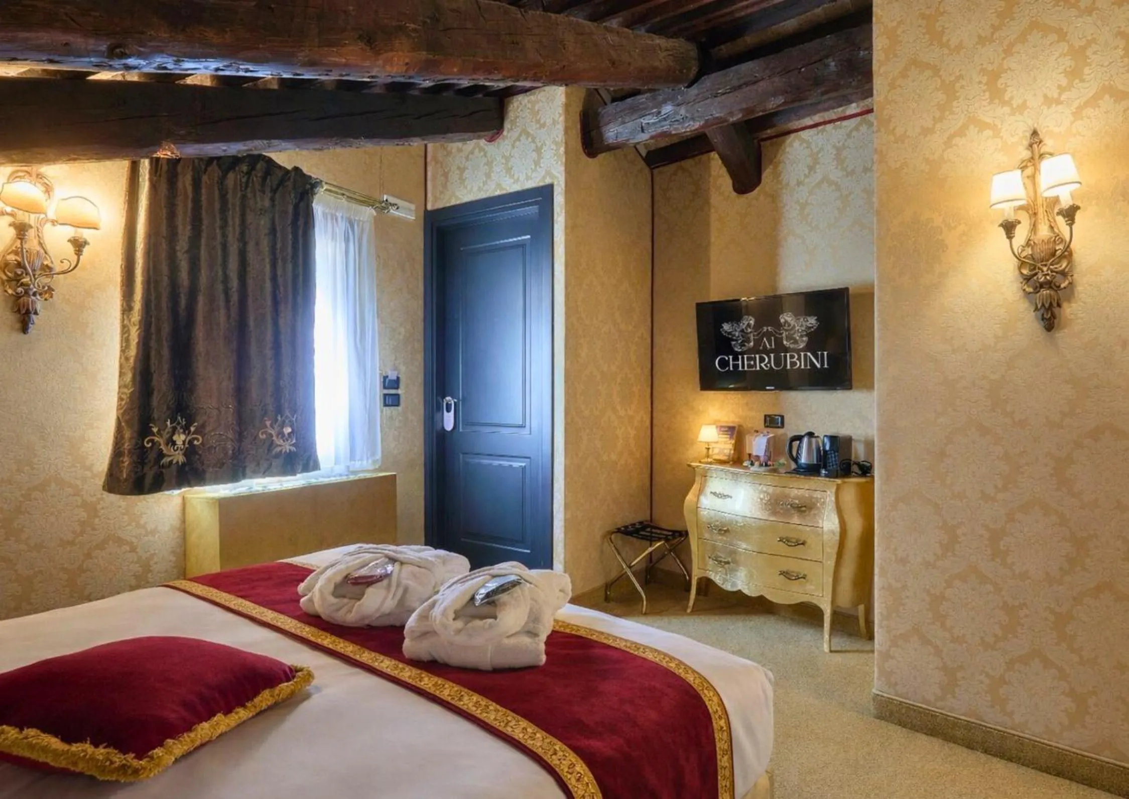 Photo of the whole room, Bed in Ai Cherubini