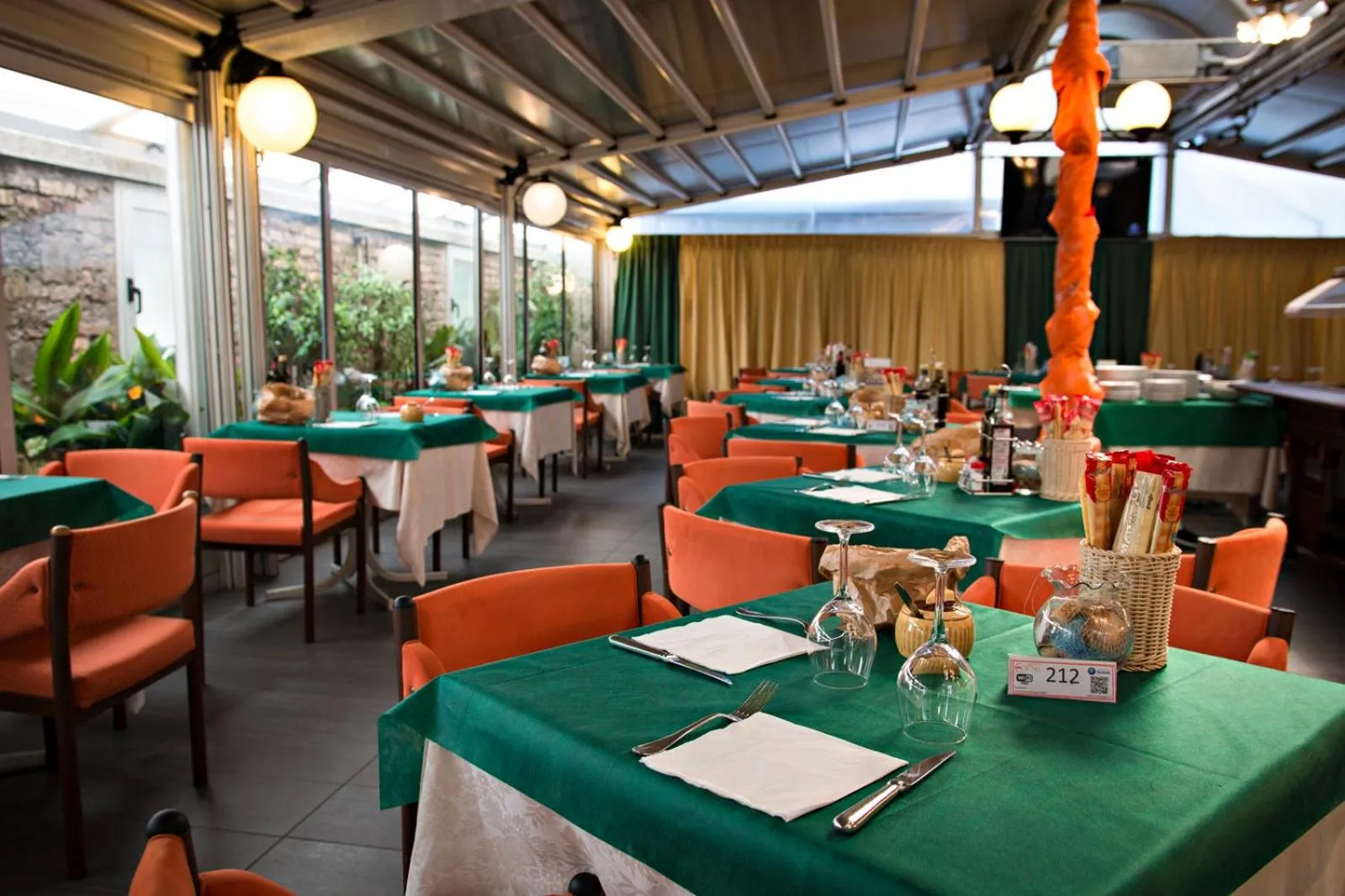 Hotel Ristorante Cigno - Camere and Aparthotel