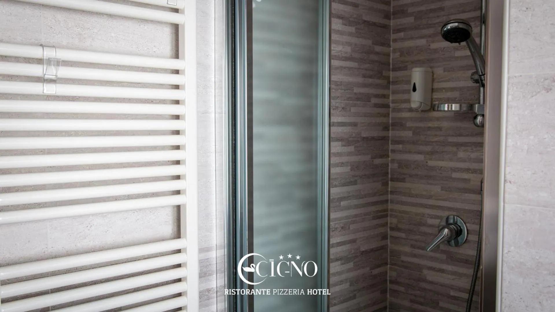 Hotel Ristorante Cigno - Camere and Aparthotel