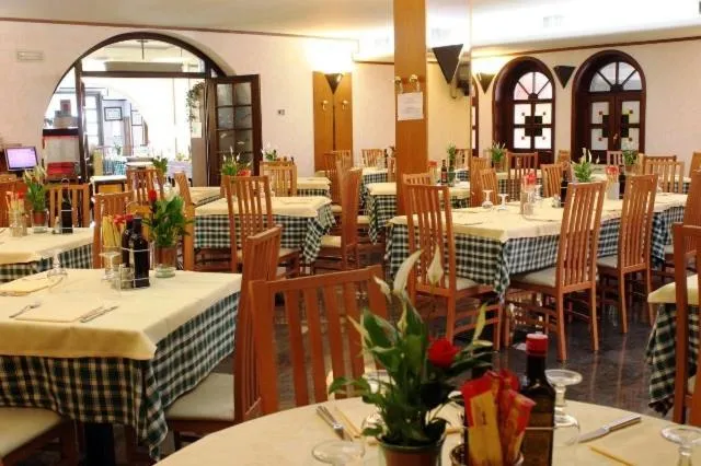 Restaurant/places to eat in Hotel Ristorante Cigno - Camere and Aparthotel