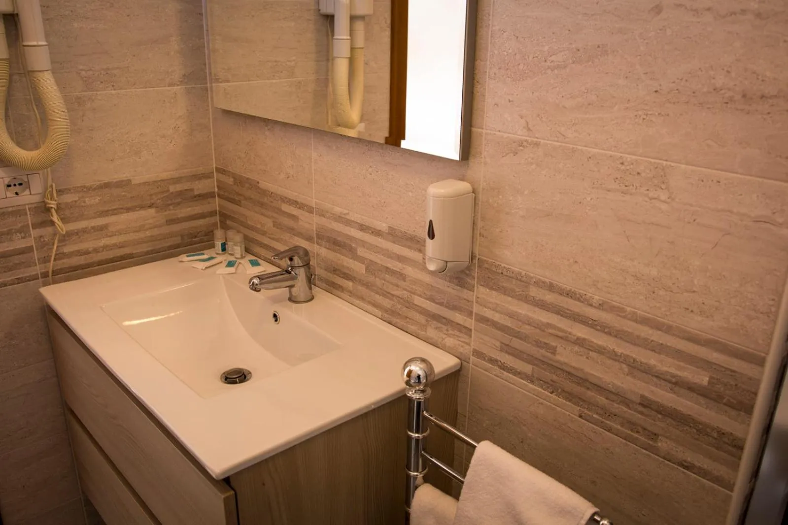 Hotel Ristorante Cigno - Camere and Aparthotel