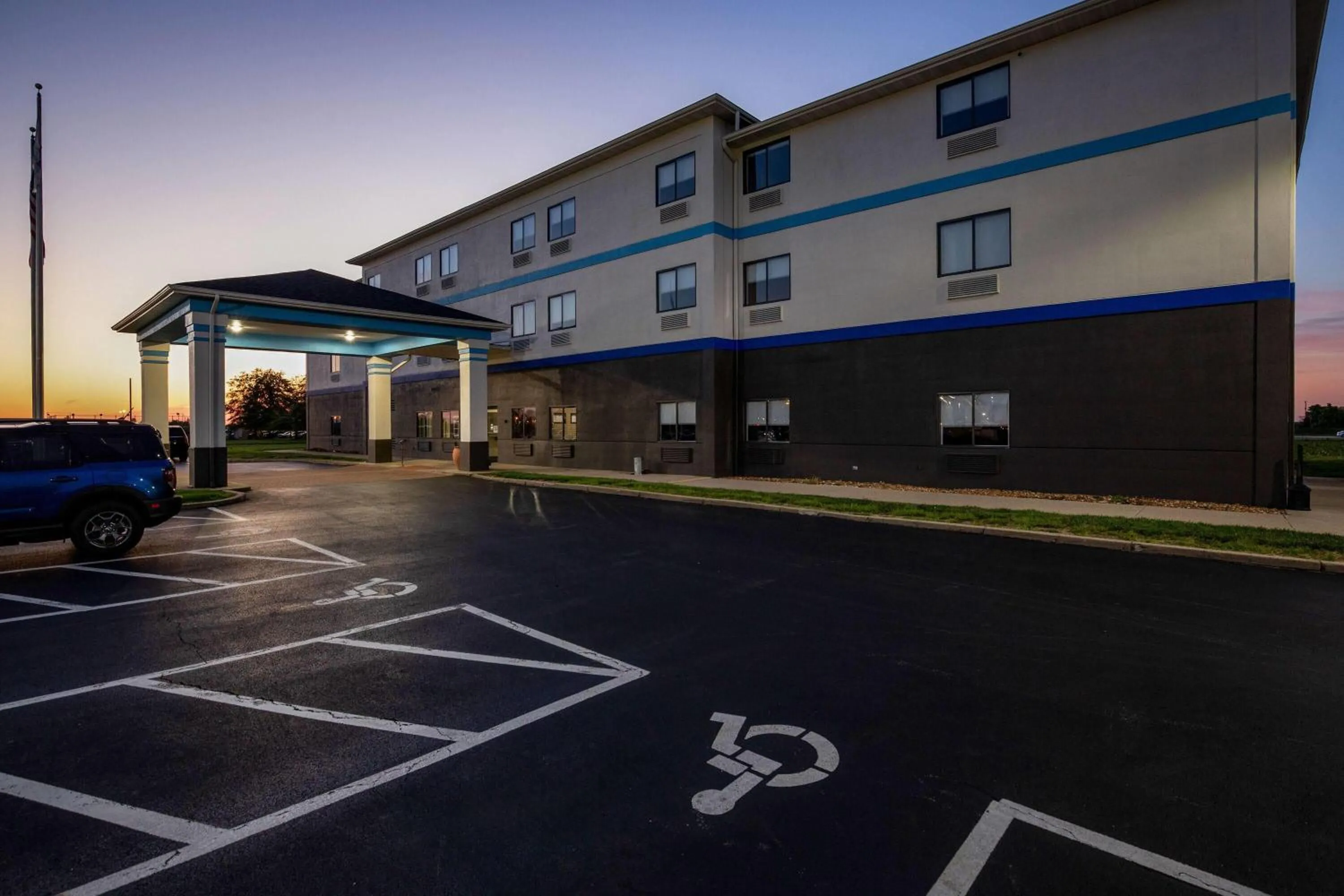 Property building in Days Inn by Wyndham Collinsville St Louis