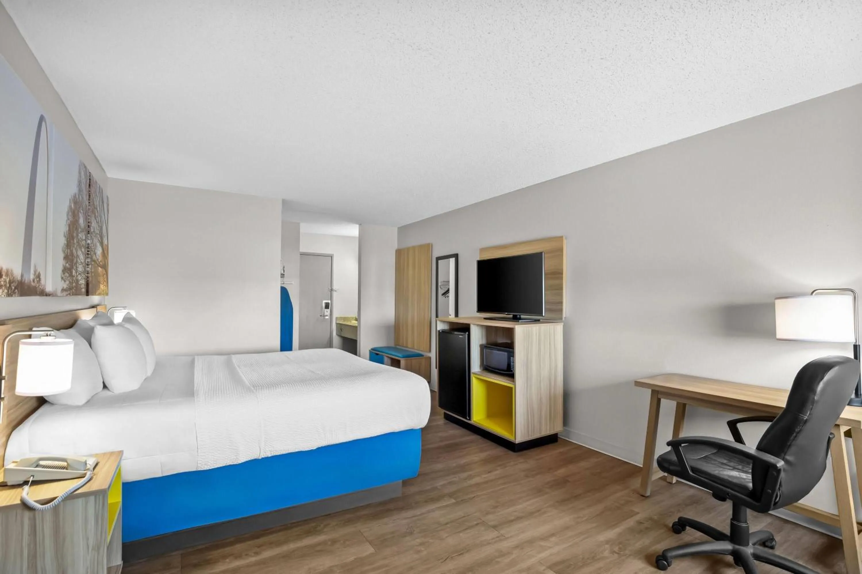 Bed in Days Inn by Wyndham Collinsville St Louis