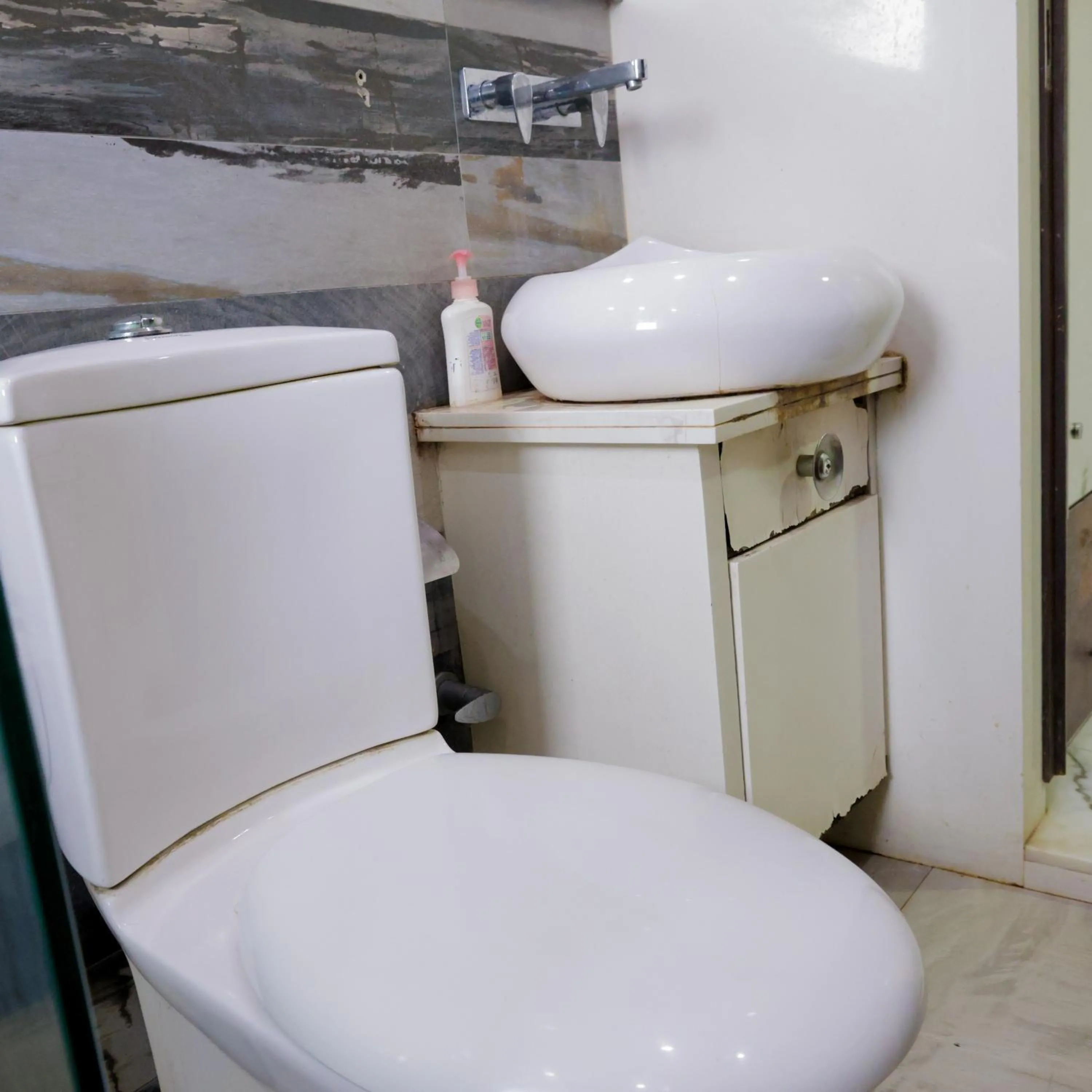 Bathroom in Pinaki Comfort Stay