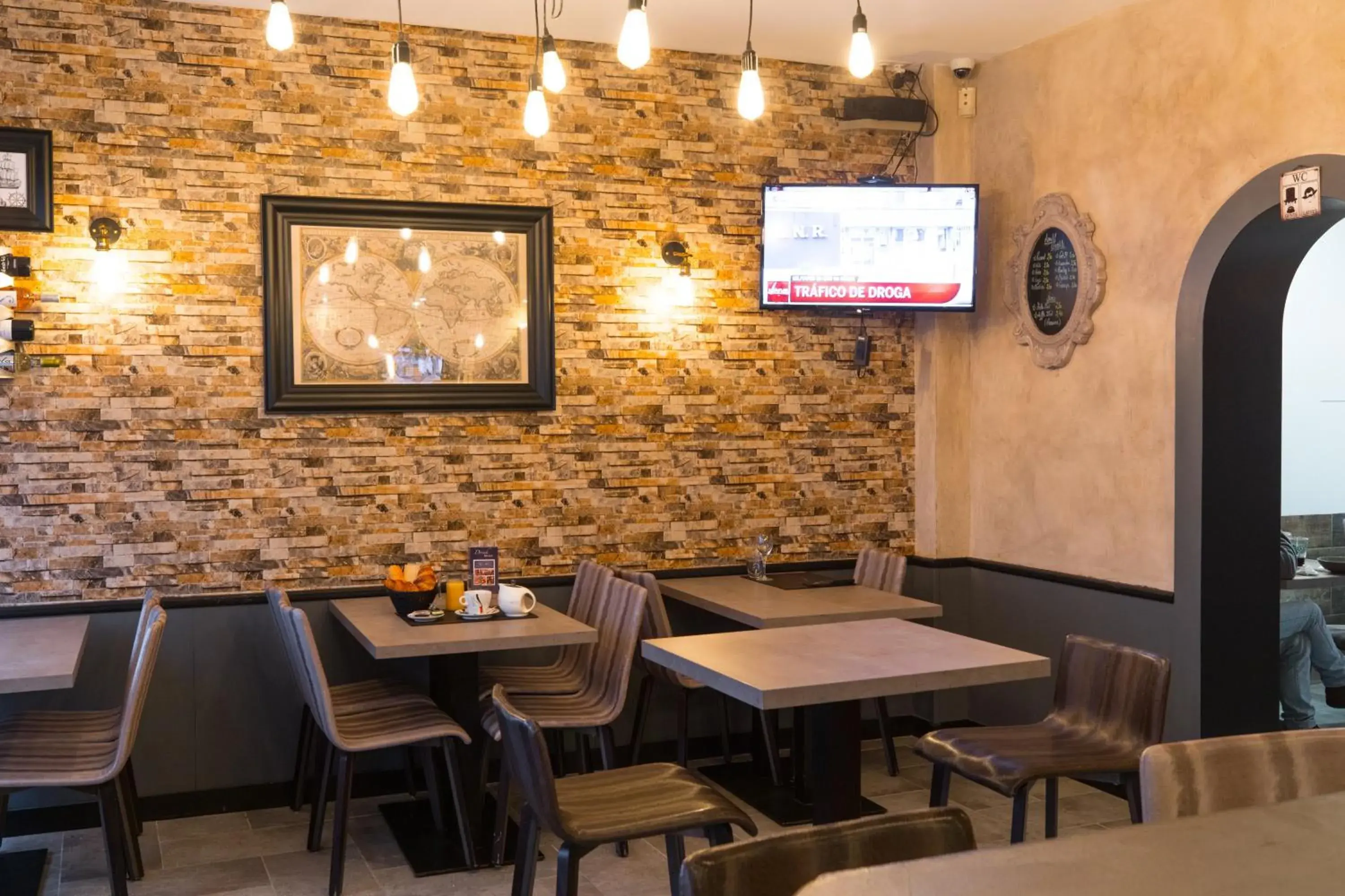 Living room, Restaurant/Places to Eat in Hotel Santal Living room, Restaurant/Places to Eat in Hotel Santal