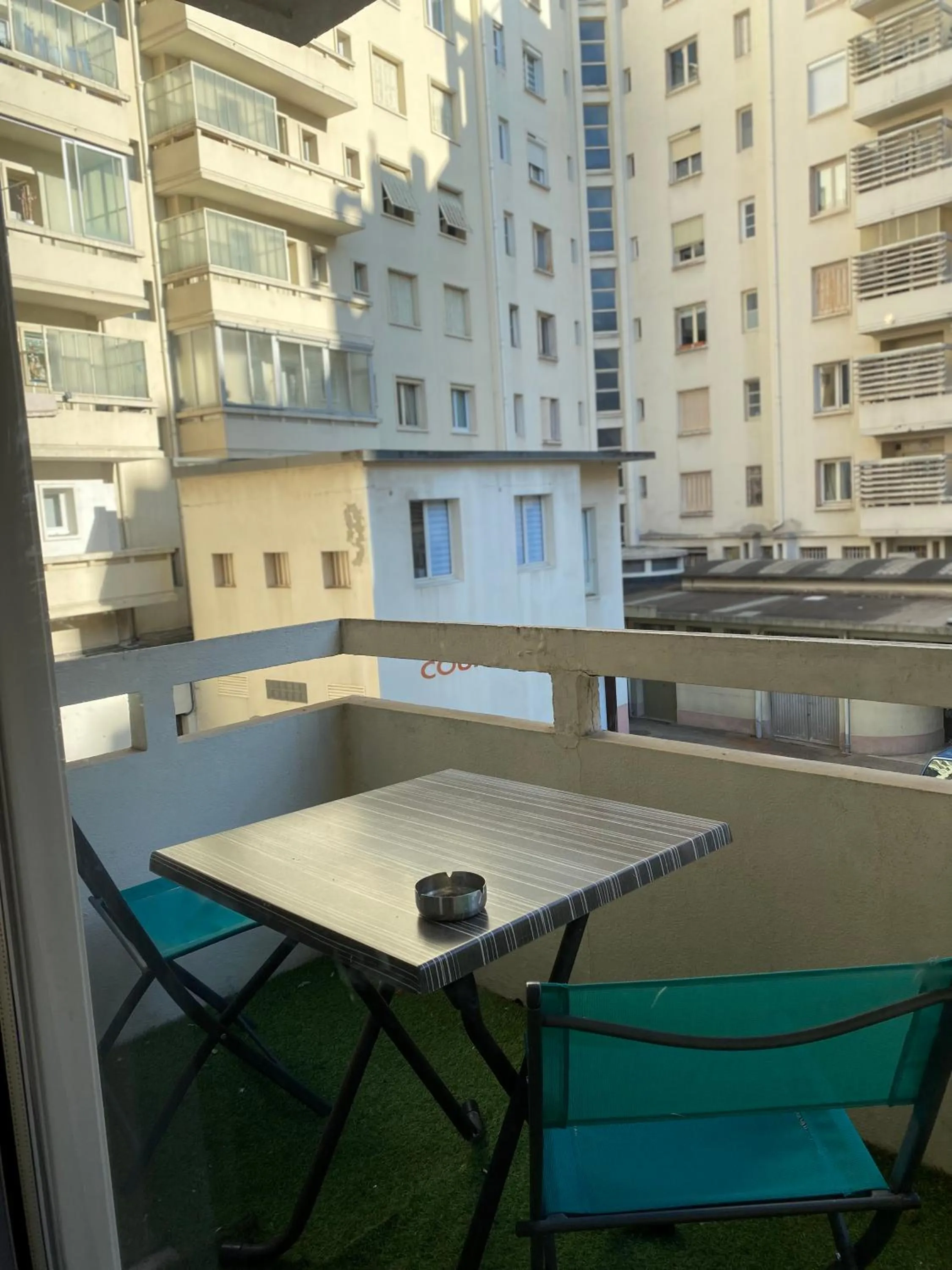 Patio in Hôtel des Beaux Arts