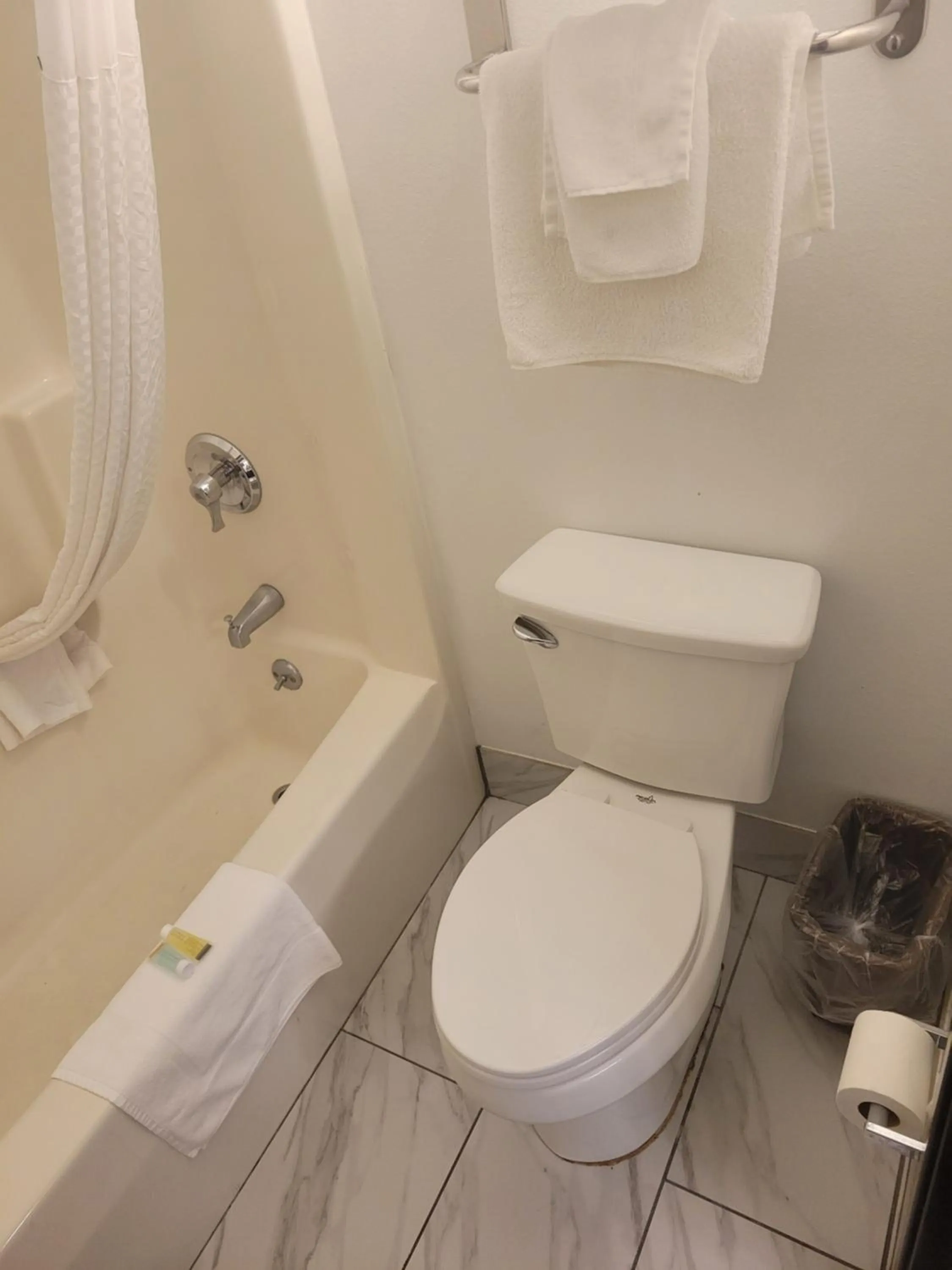 Super 8 by Wyndham Portage