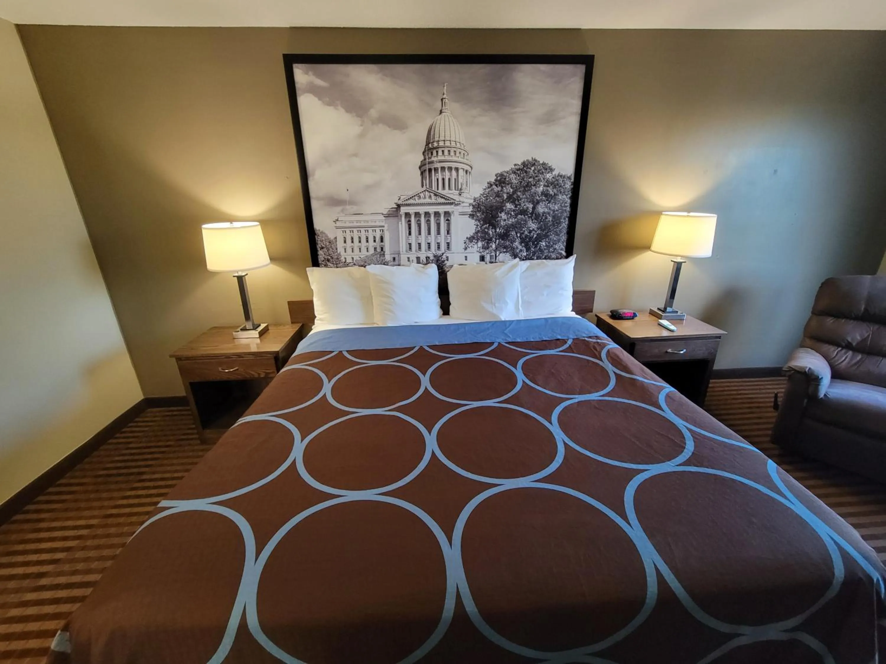 Bed in Super 8 by Wyndham Portage