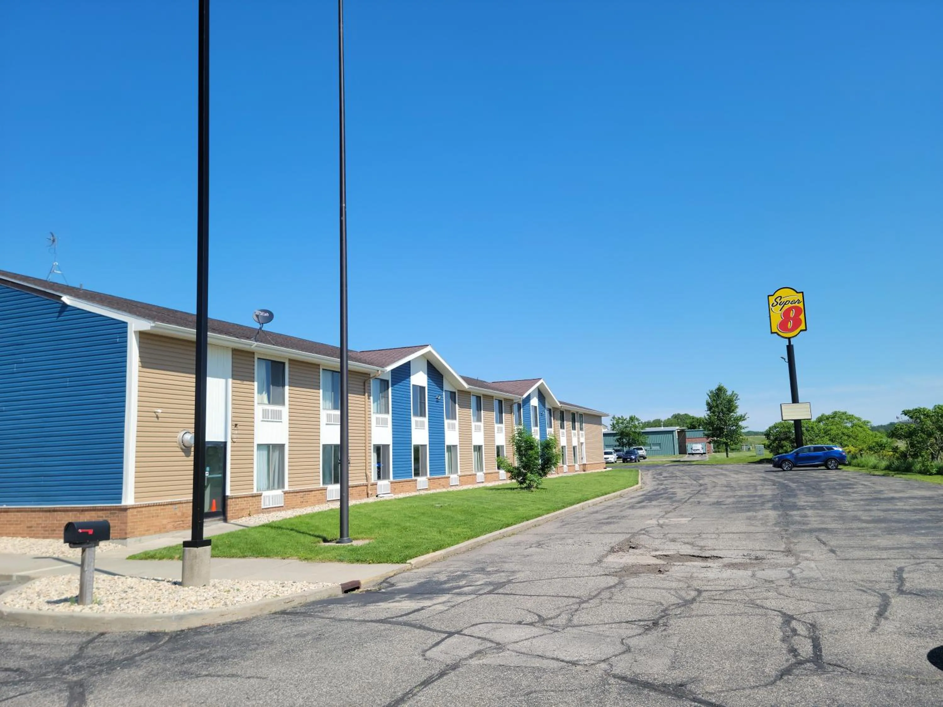 Super 8 by Wyndham Portage