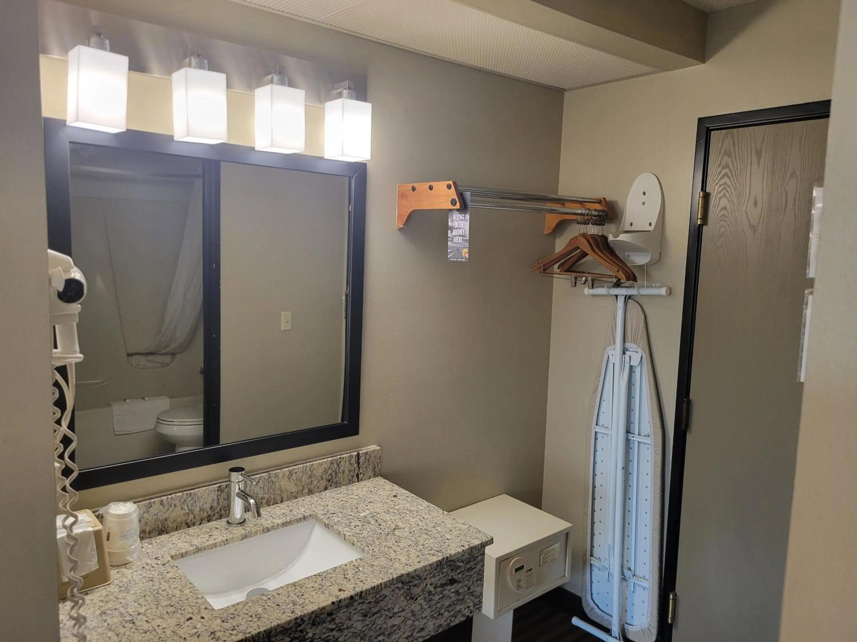 Super 8 by Wyndham Portage