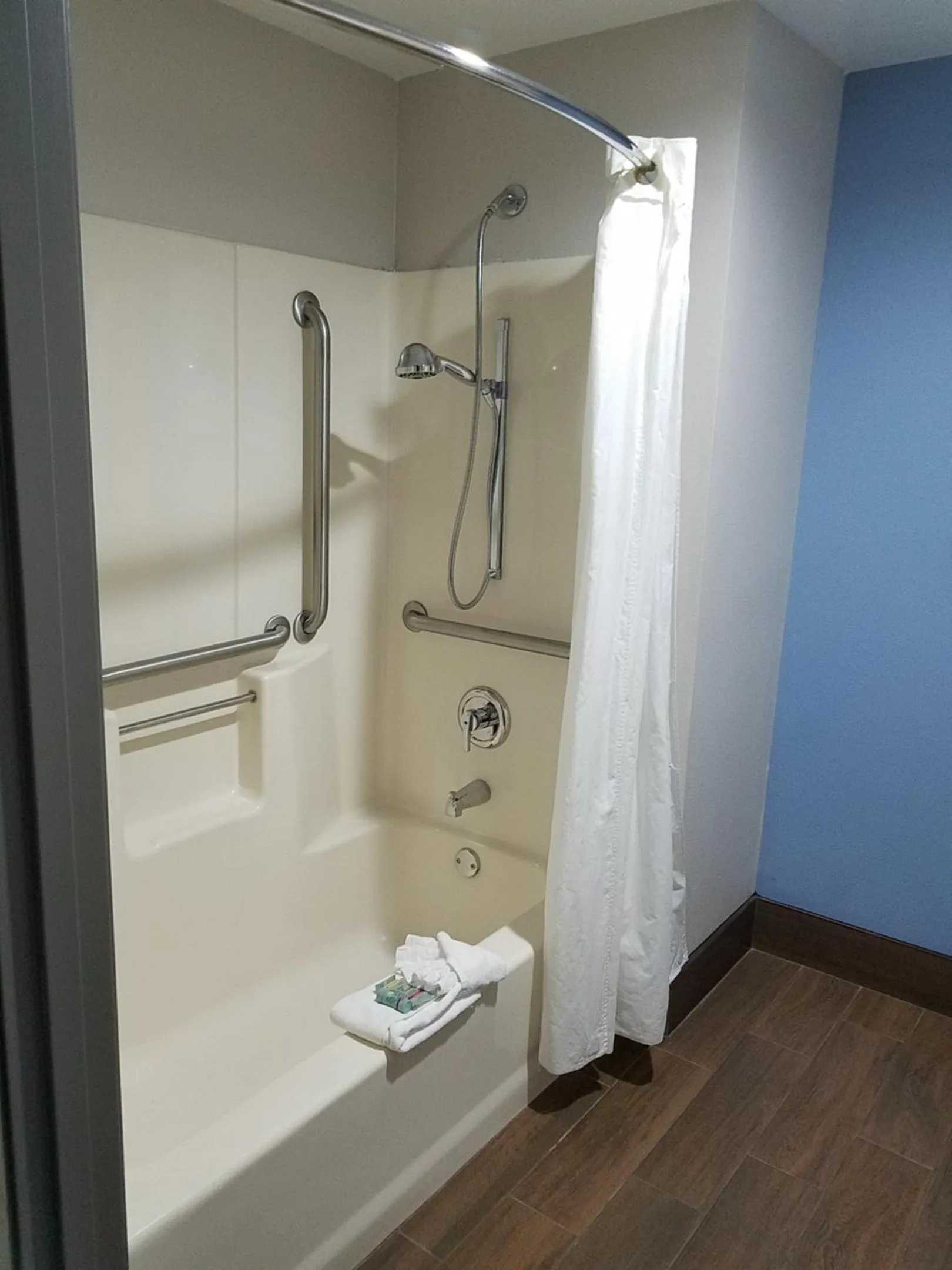 Shower in Best Western Ocala Park Centre