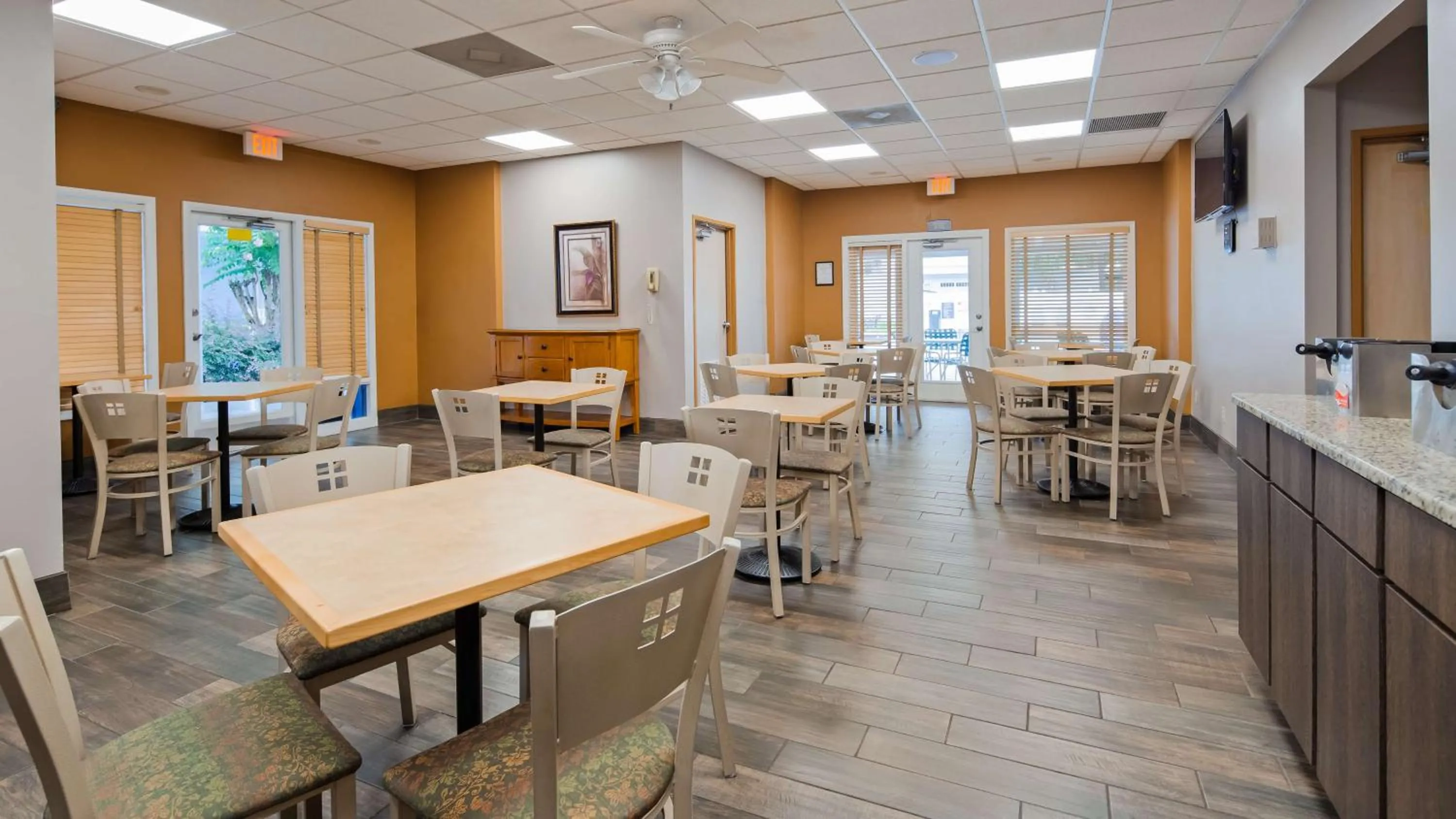 Restaurant/places to eat in Best Western Ocala Park Centre