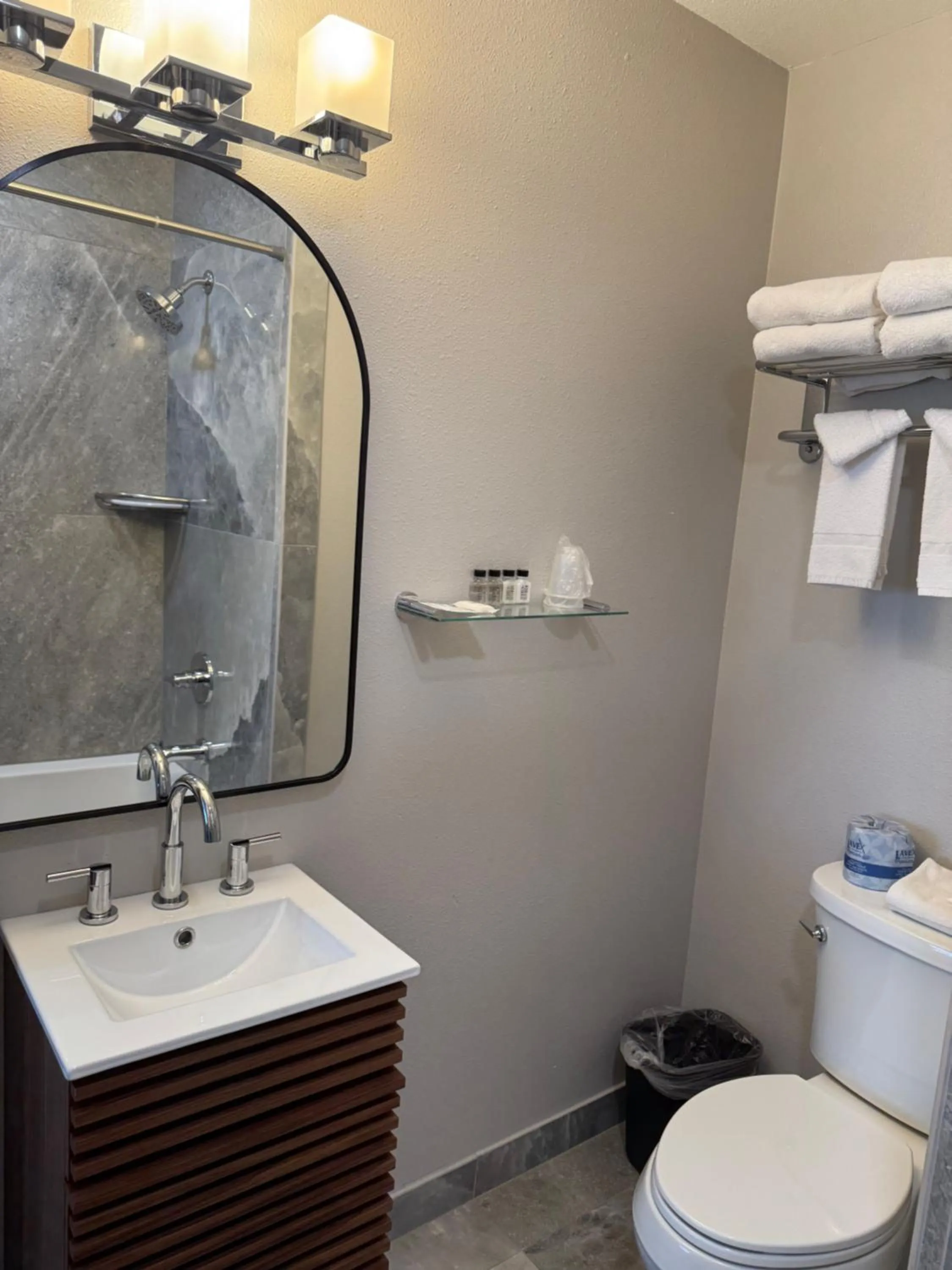 Bathroom in Bridge Street Inn