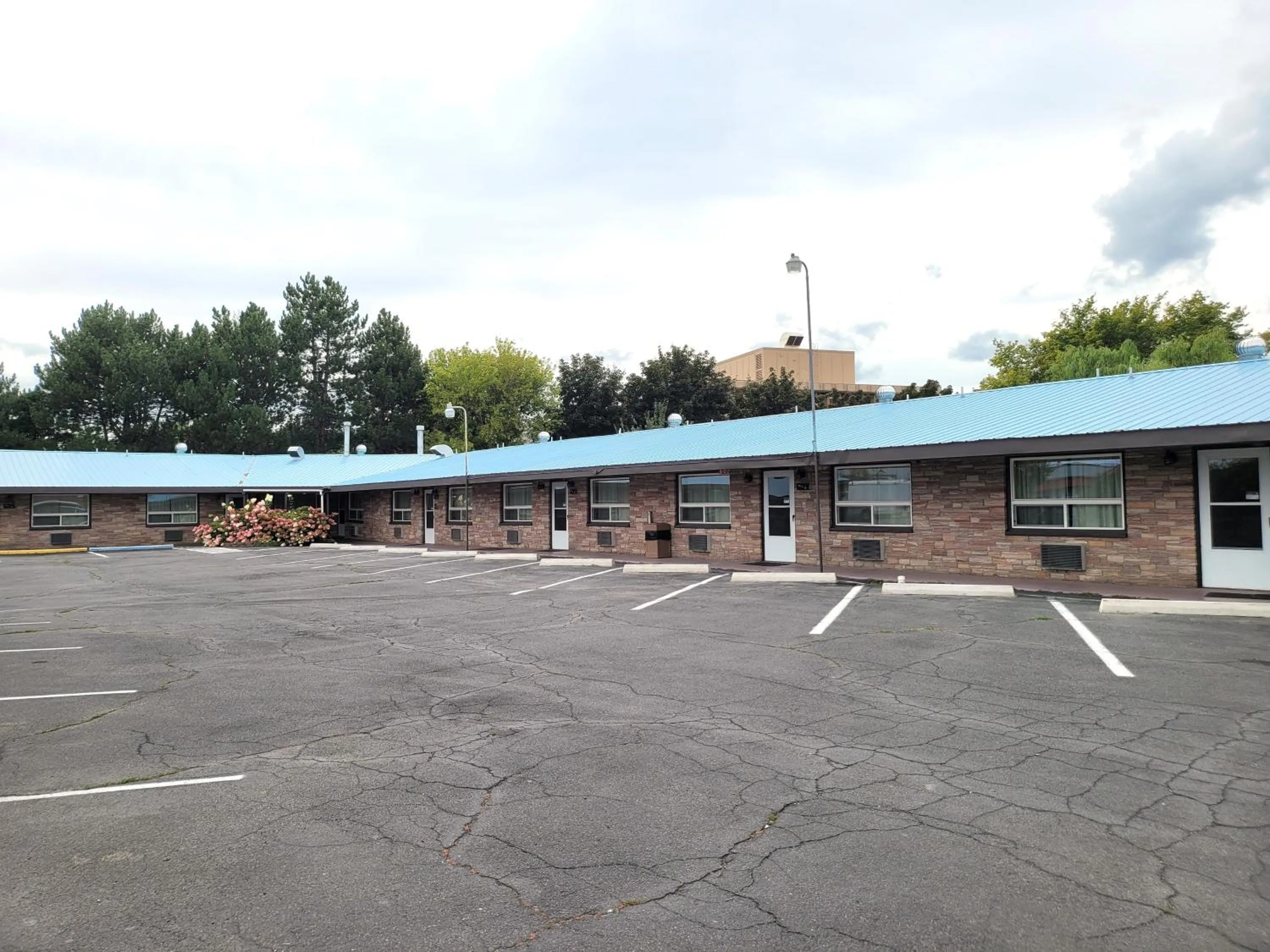 Property building in Bridge Street Inn