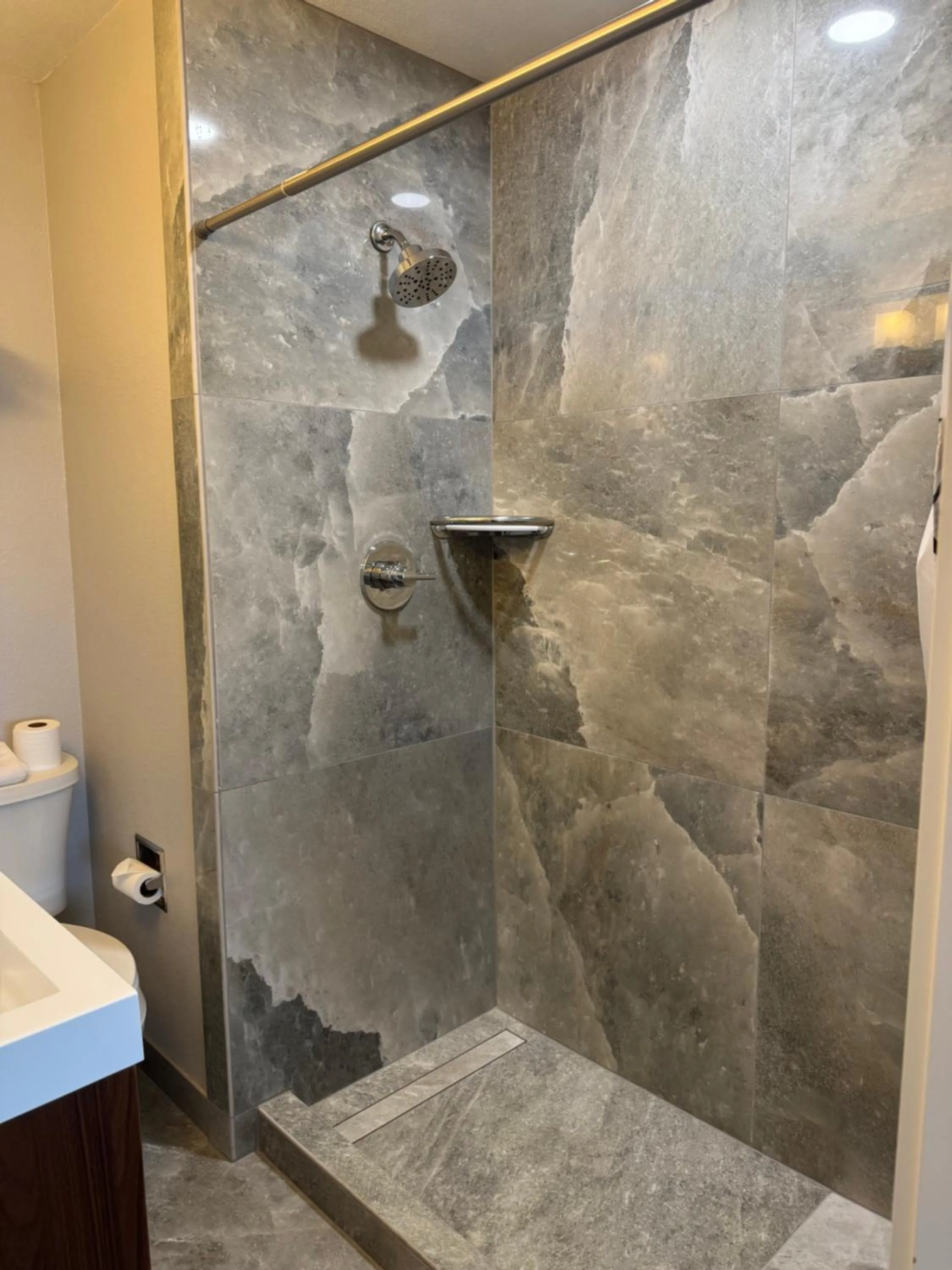 Shower in Bridge Street Inn