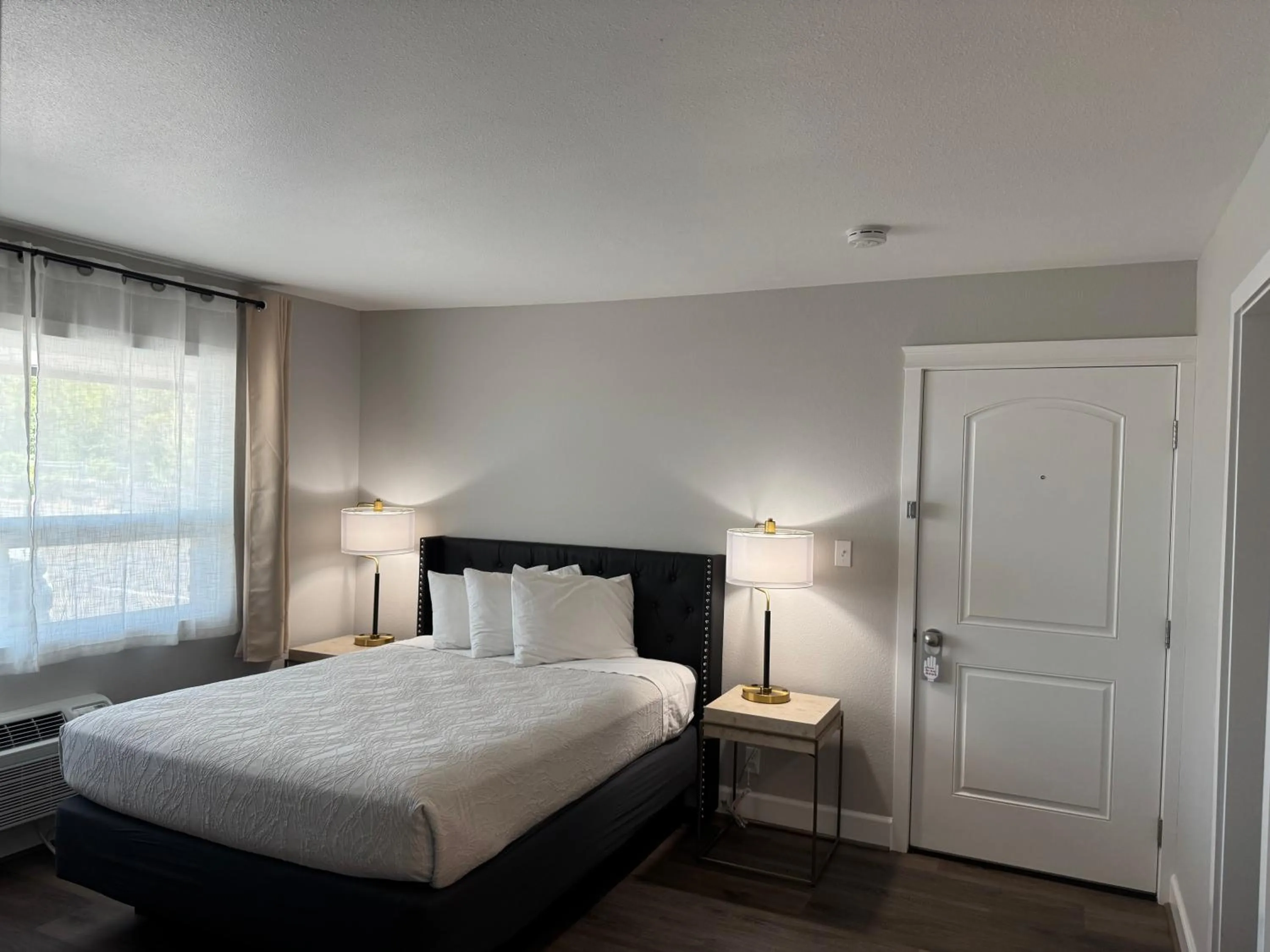 Bed in Bridge Street Inn