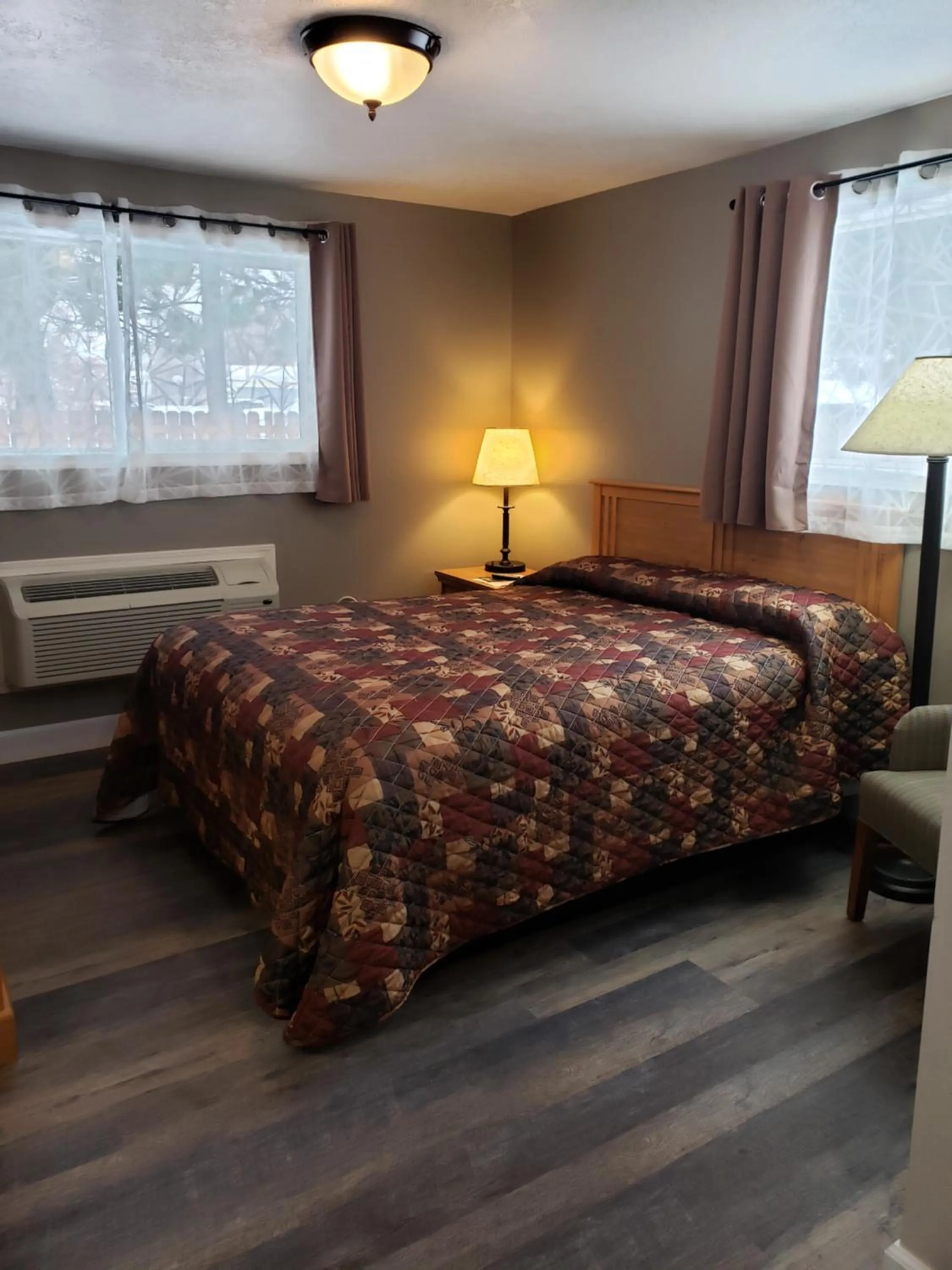 Bed in Bridge Street Inn