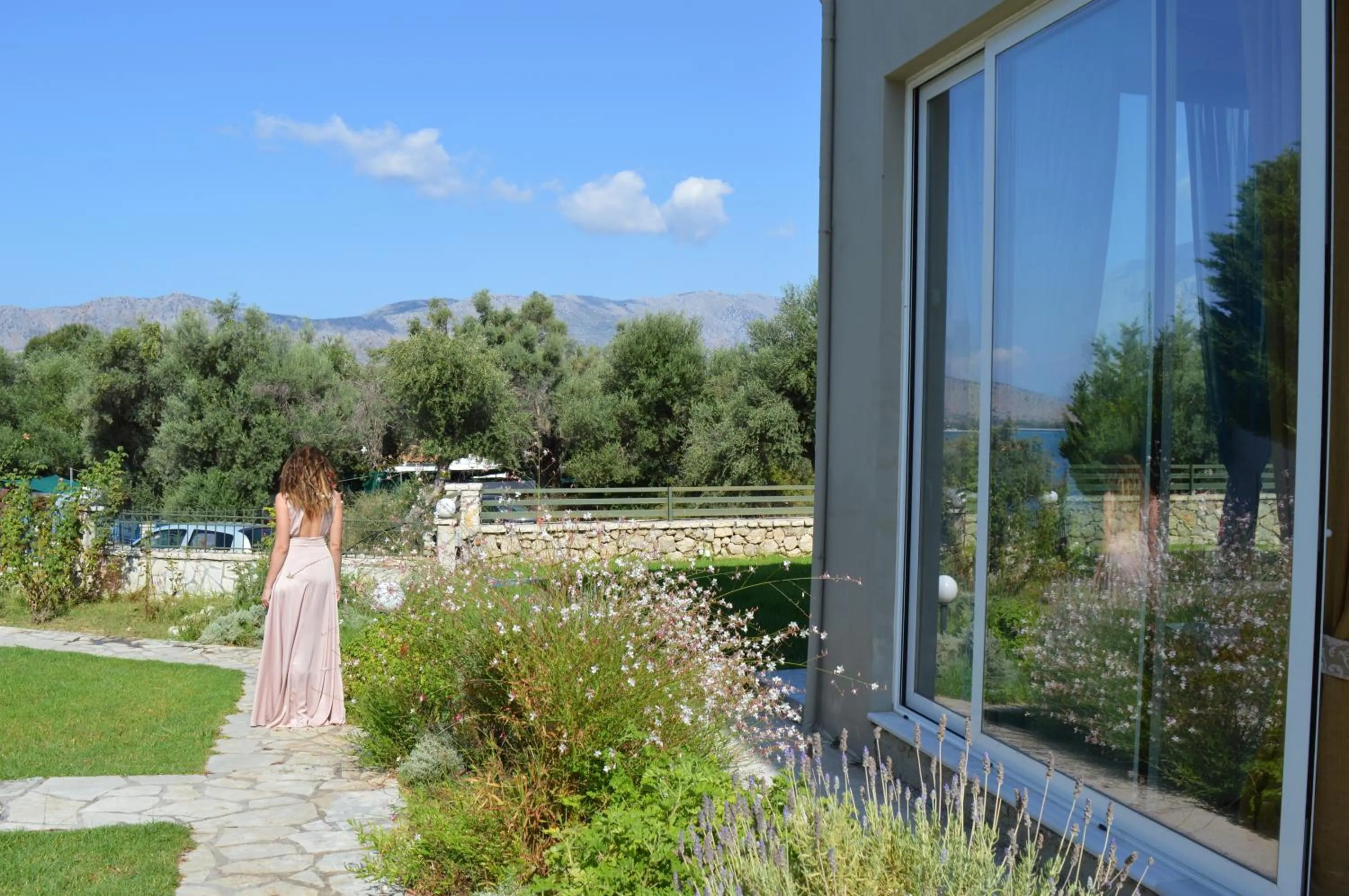 Property building in Thesmos Village