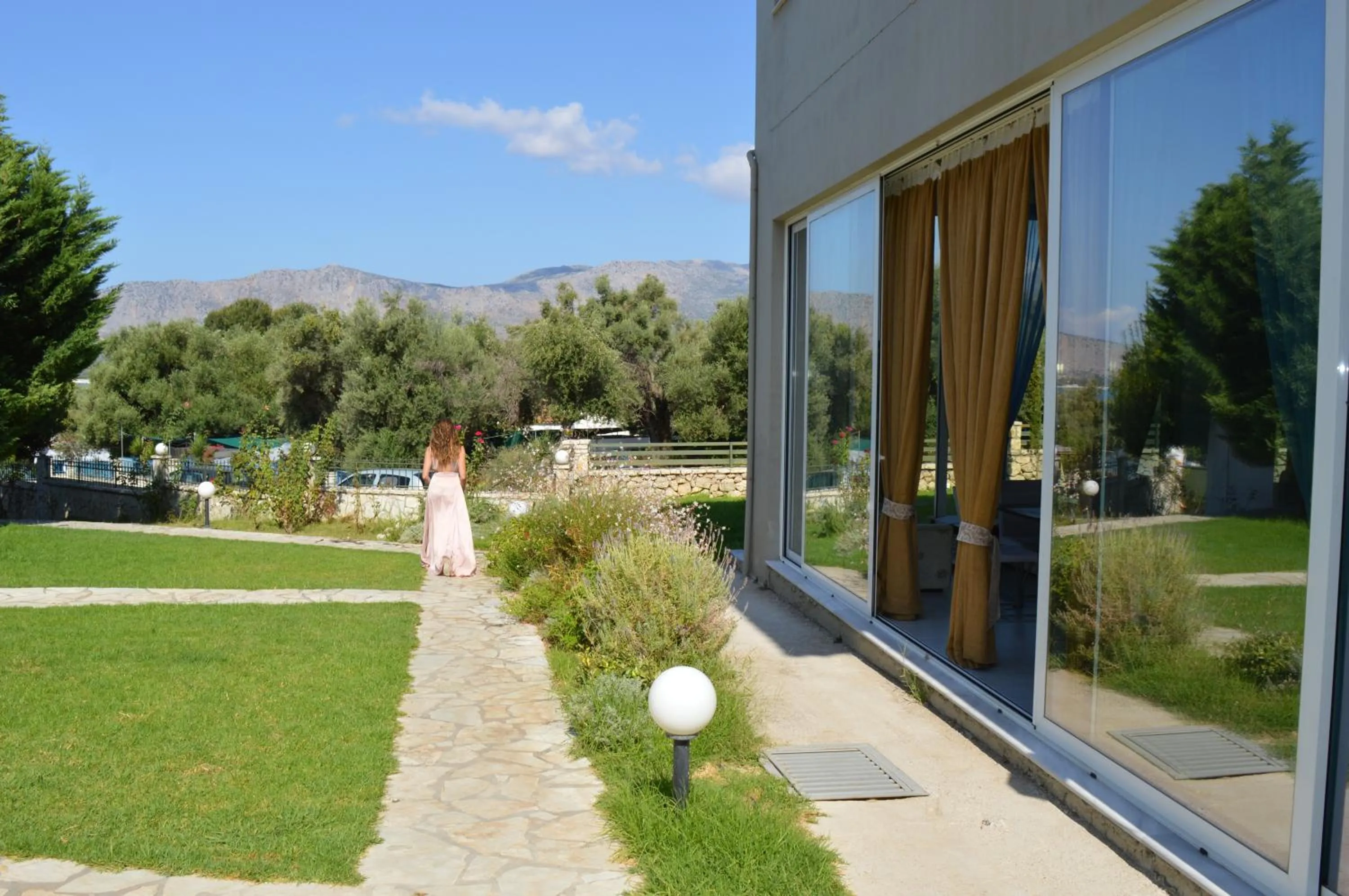 Property building in Thesmos Village