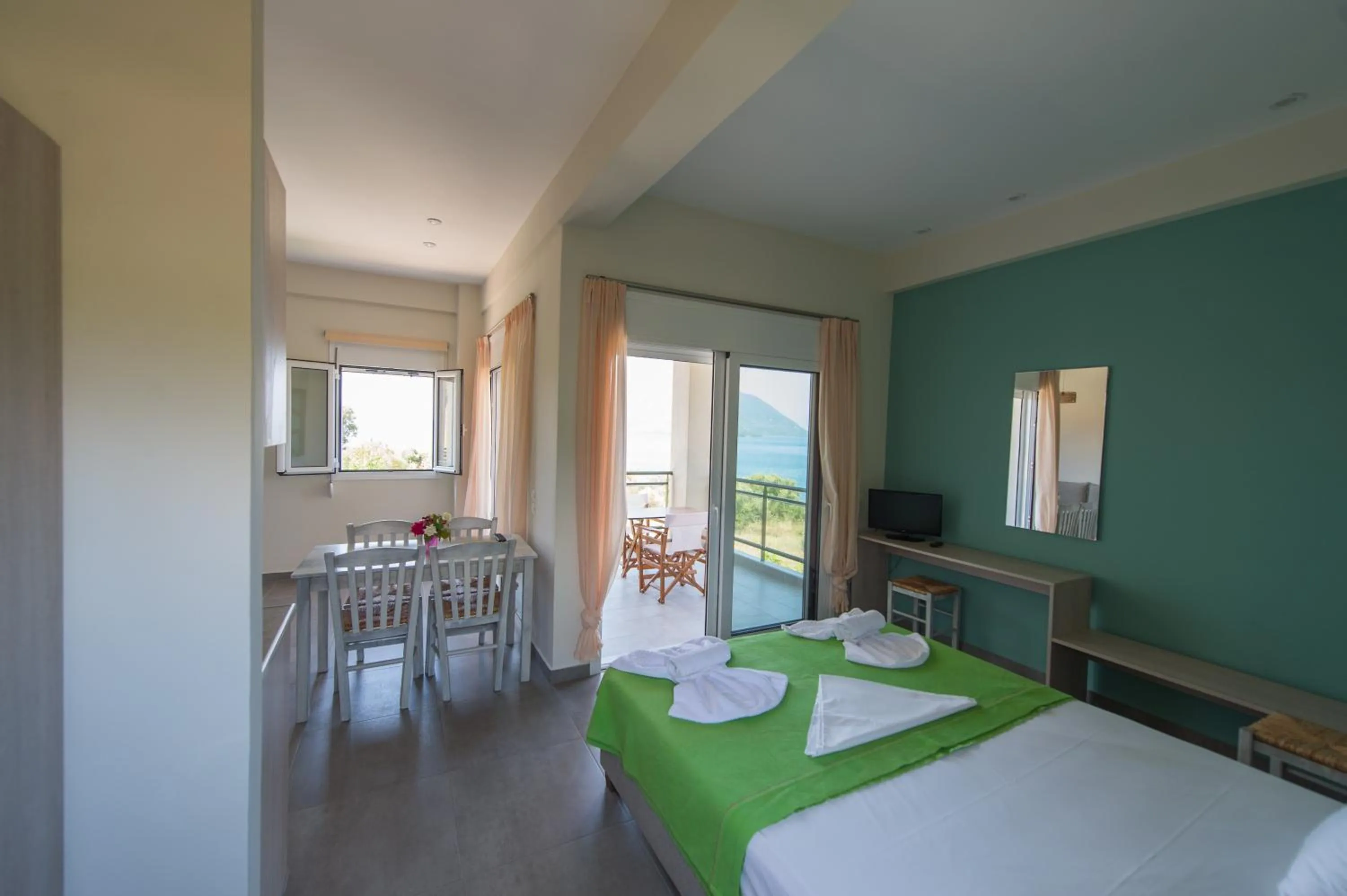 Bathroom, Bed in Thesmos Village