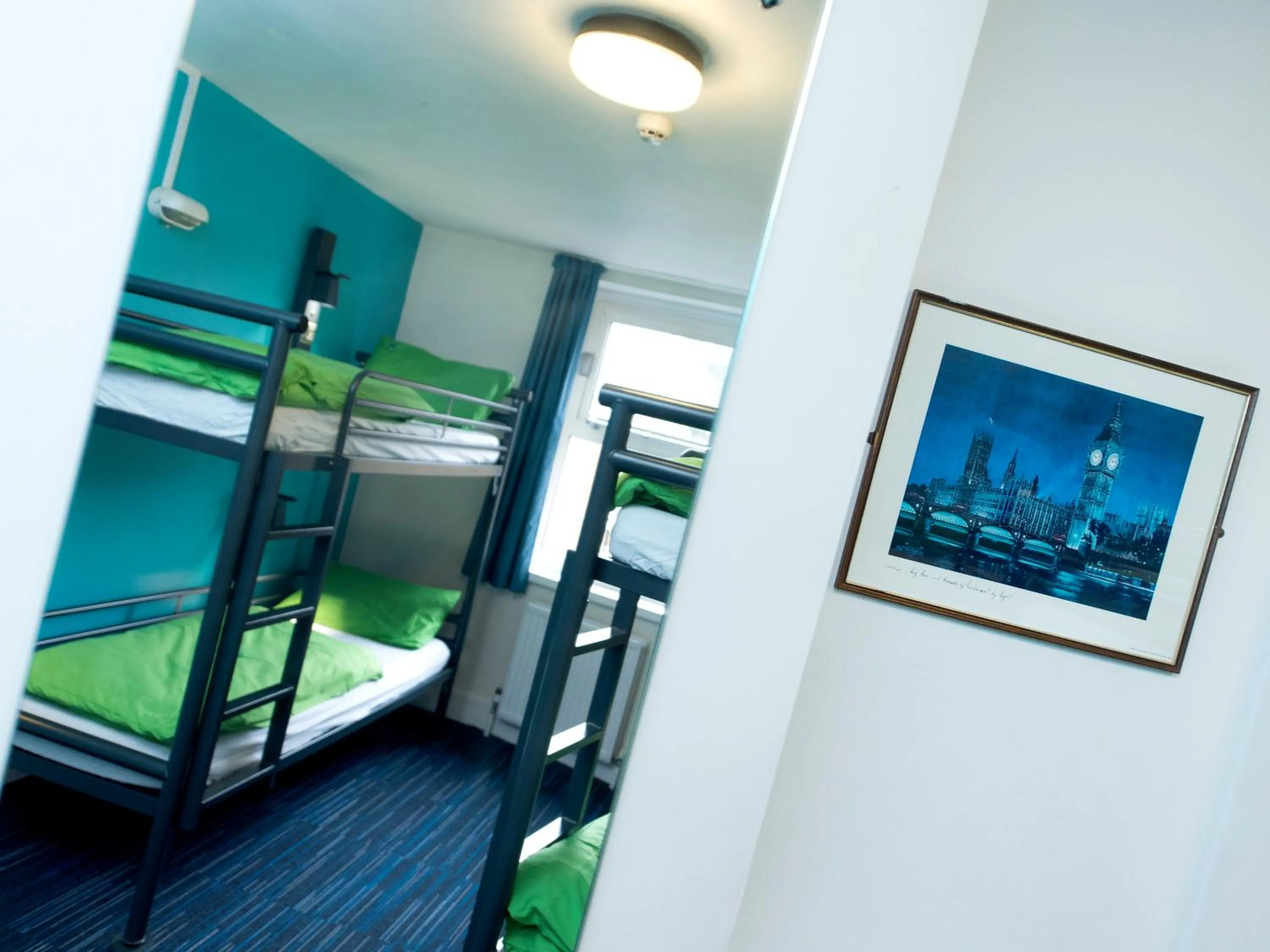 Bedroom, Bed in YHA London Thameside