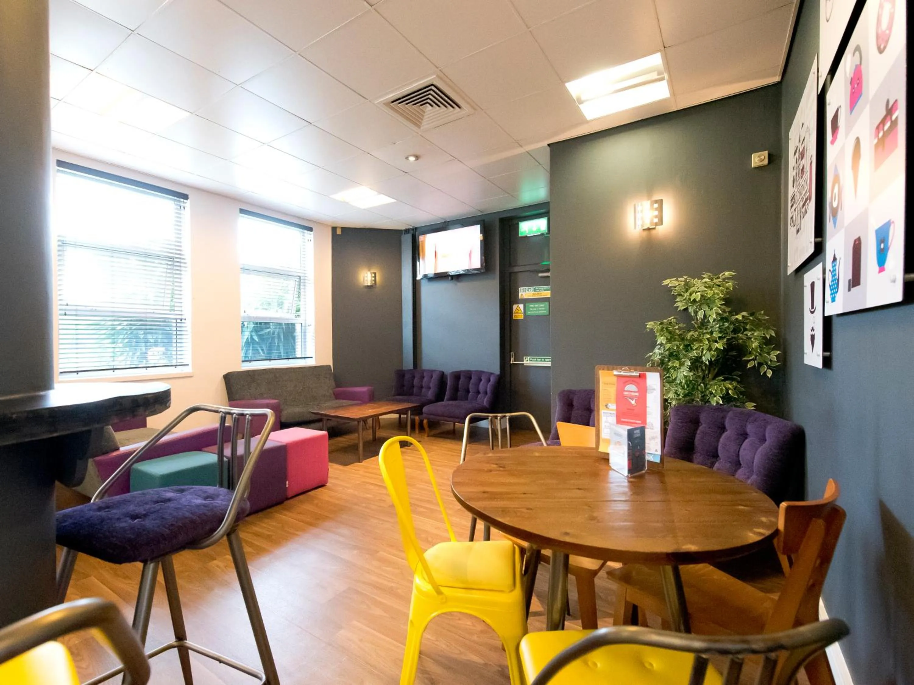 Seating area in YHA London Thameside