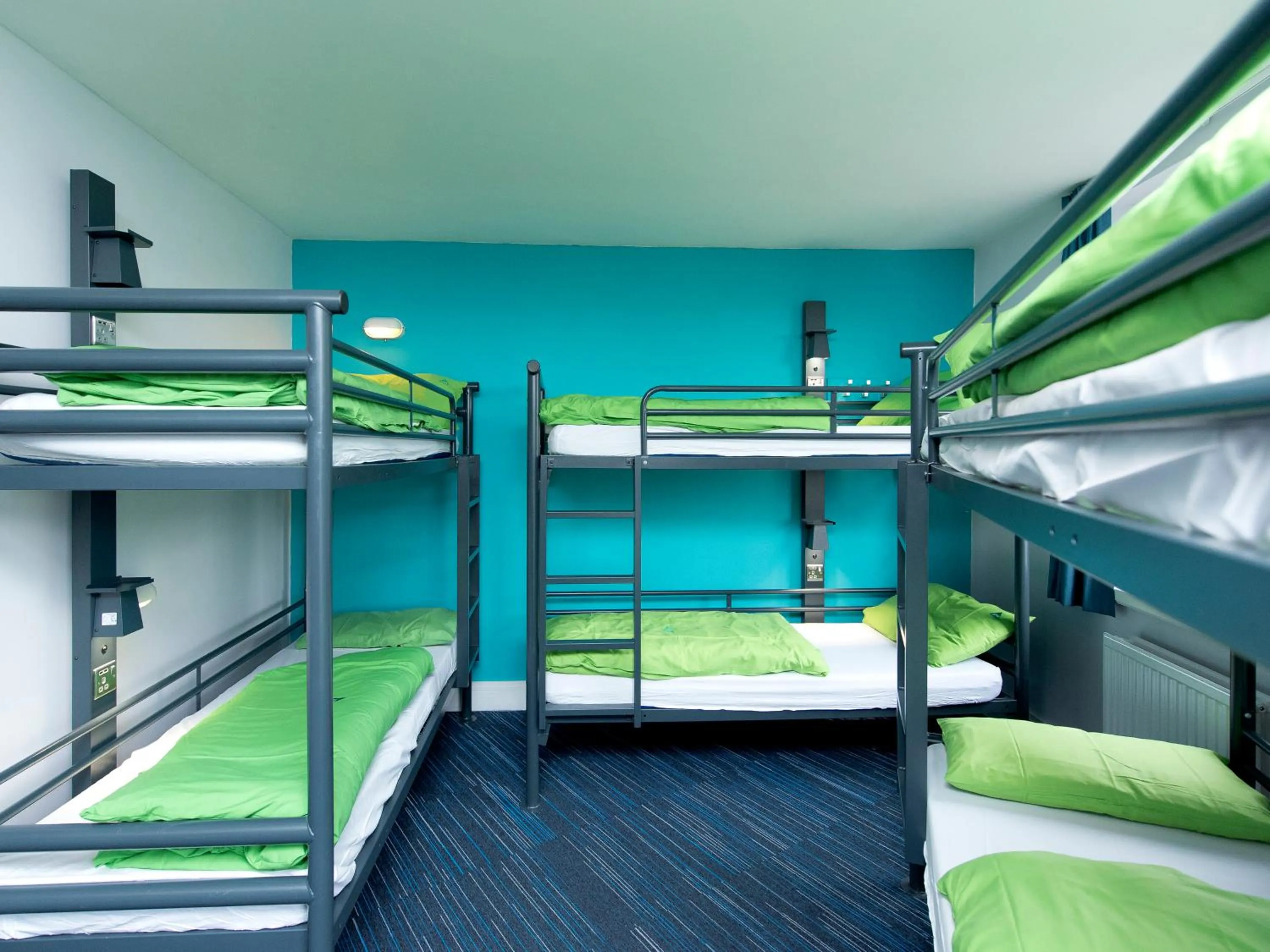 Bedroom, Bed in YHA London Thameside