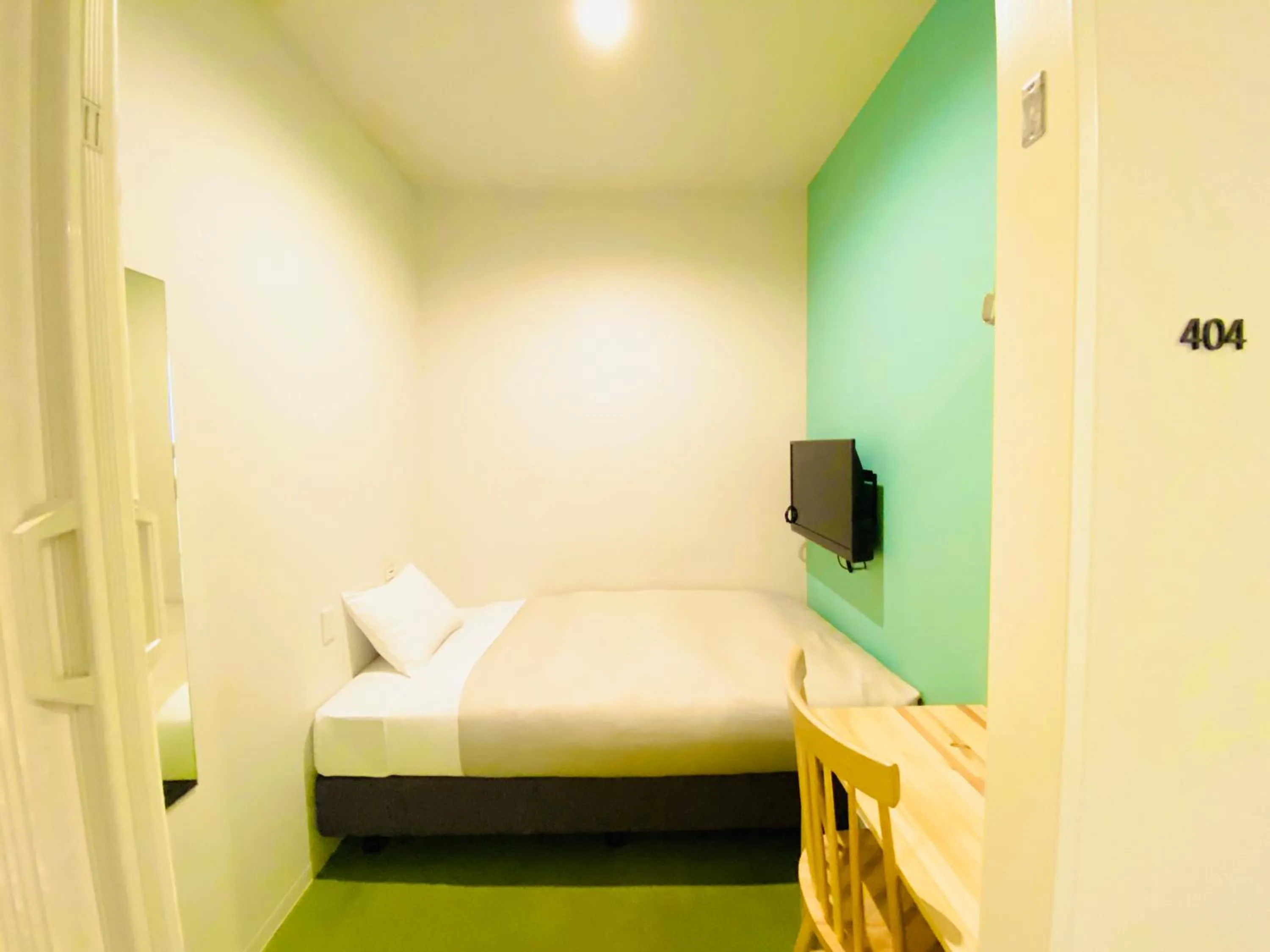 Photo of the whole room, Bed in Hostel ilfaro Kurume