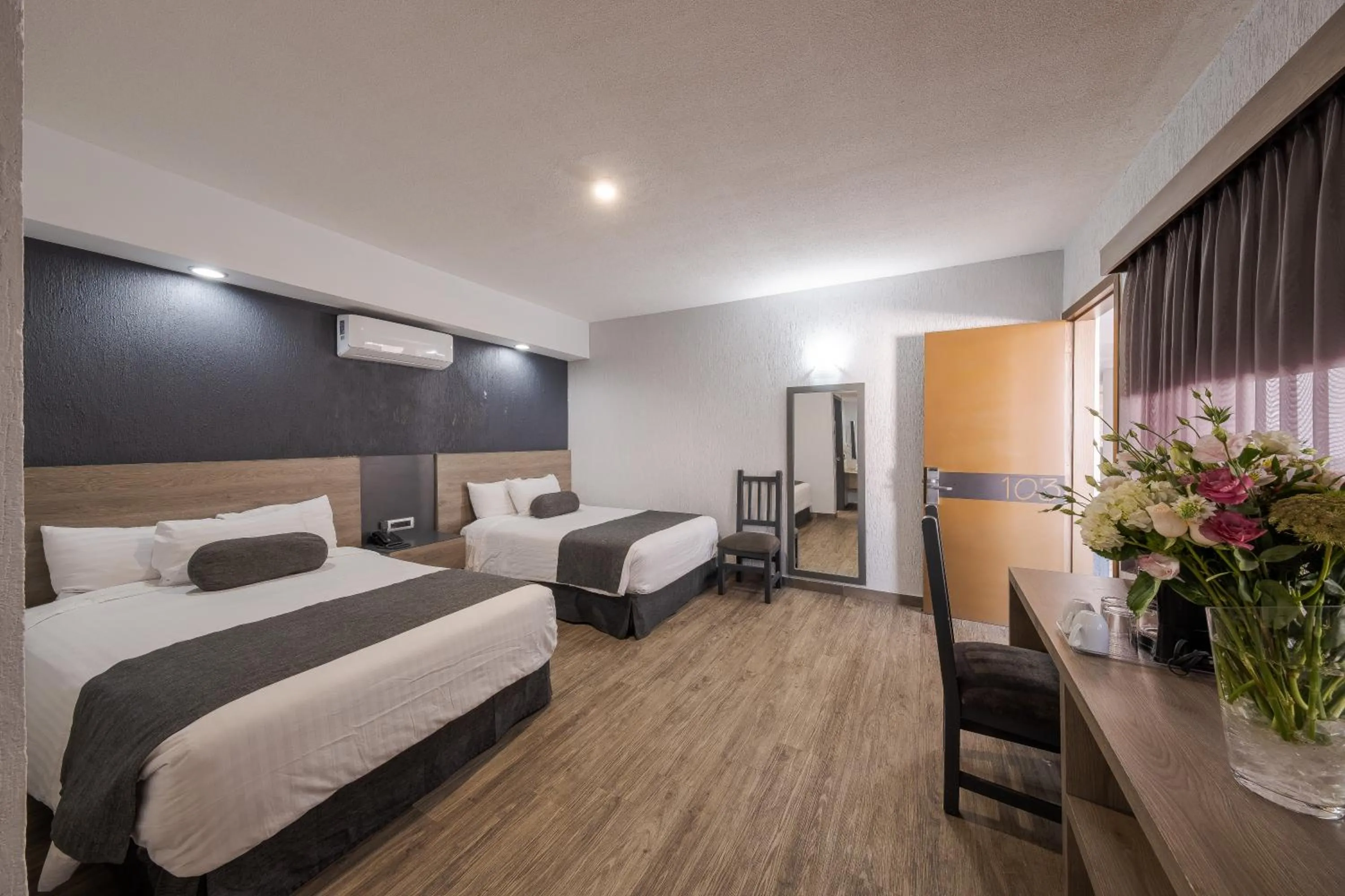 Bedroom, Bed in Hotel Malibu