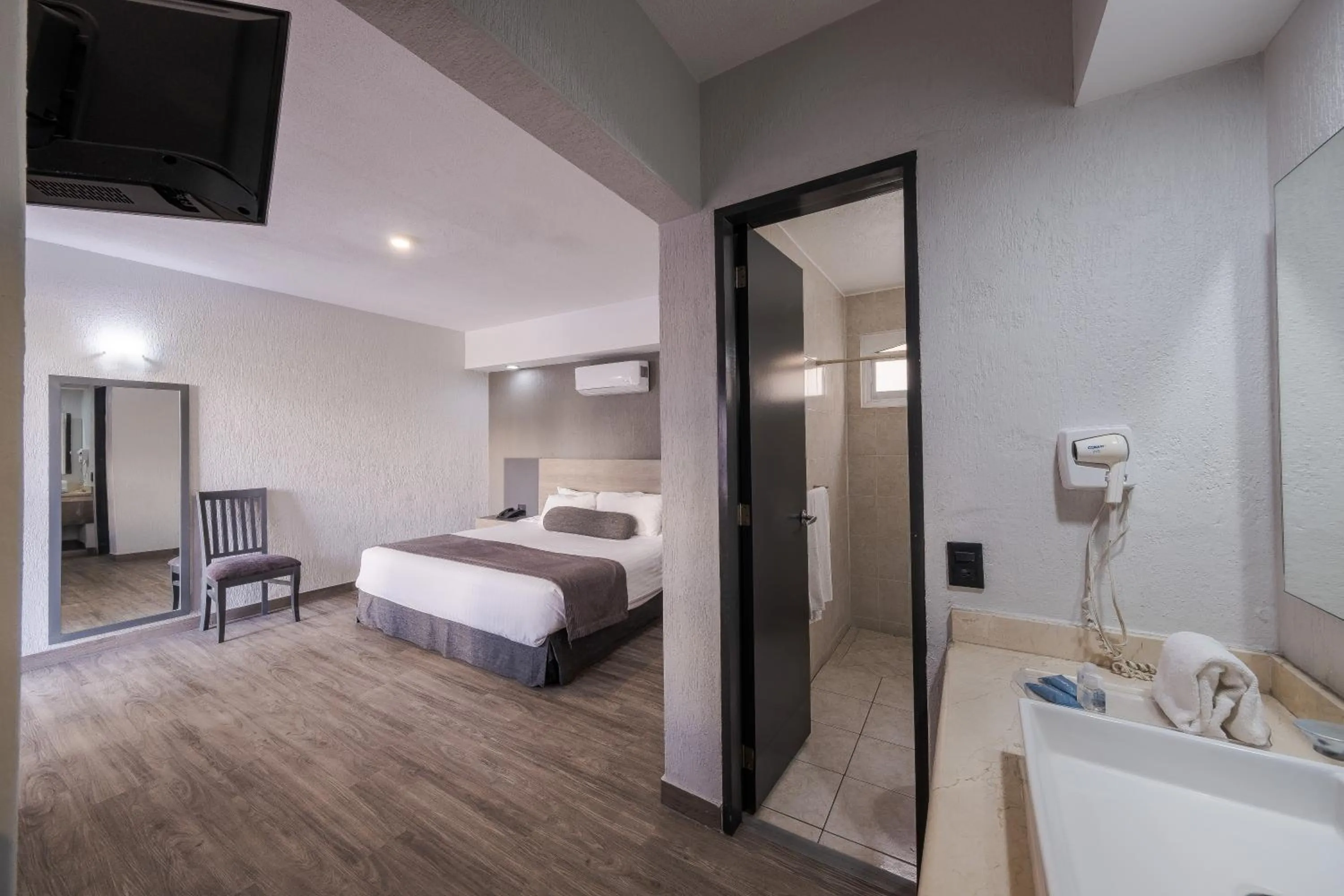 Bedroom, Bed in Hotel Malibu