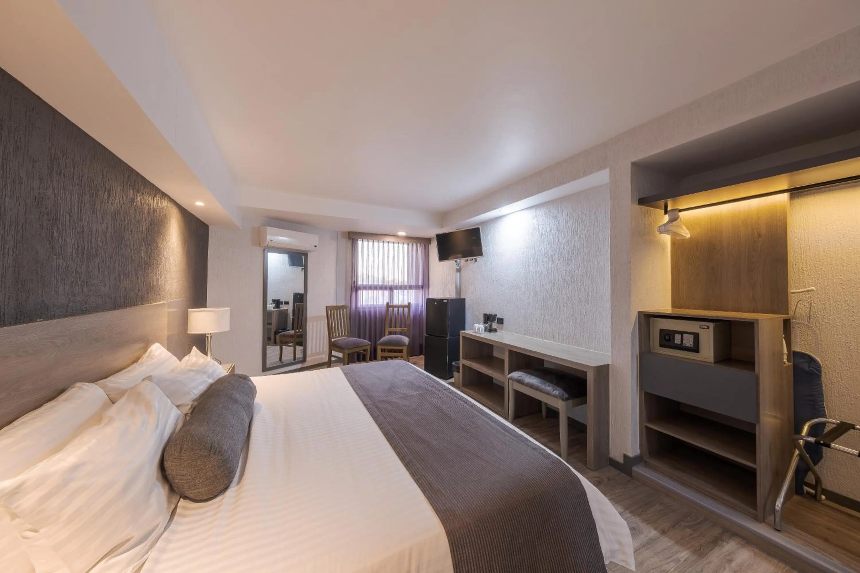 Bedroom, Bed in Hotel Malibu