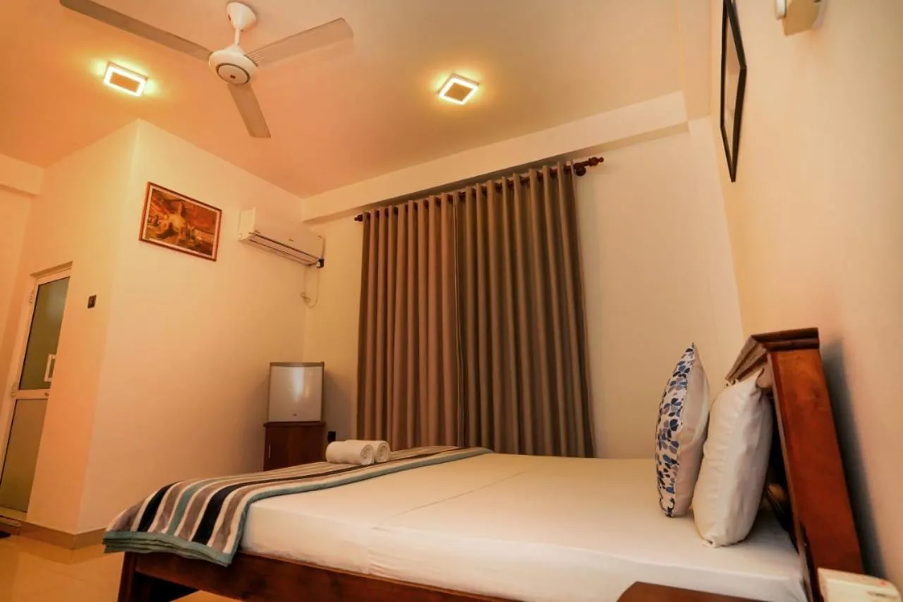 Bed in Airport 4 Season Transit Hotel