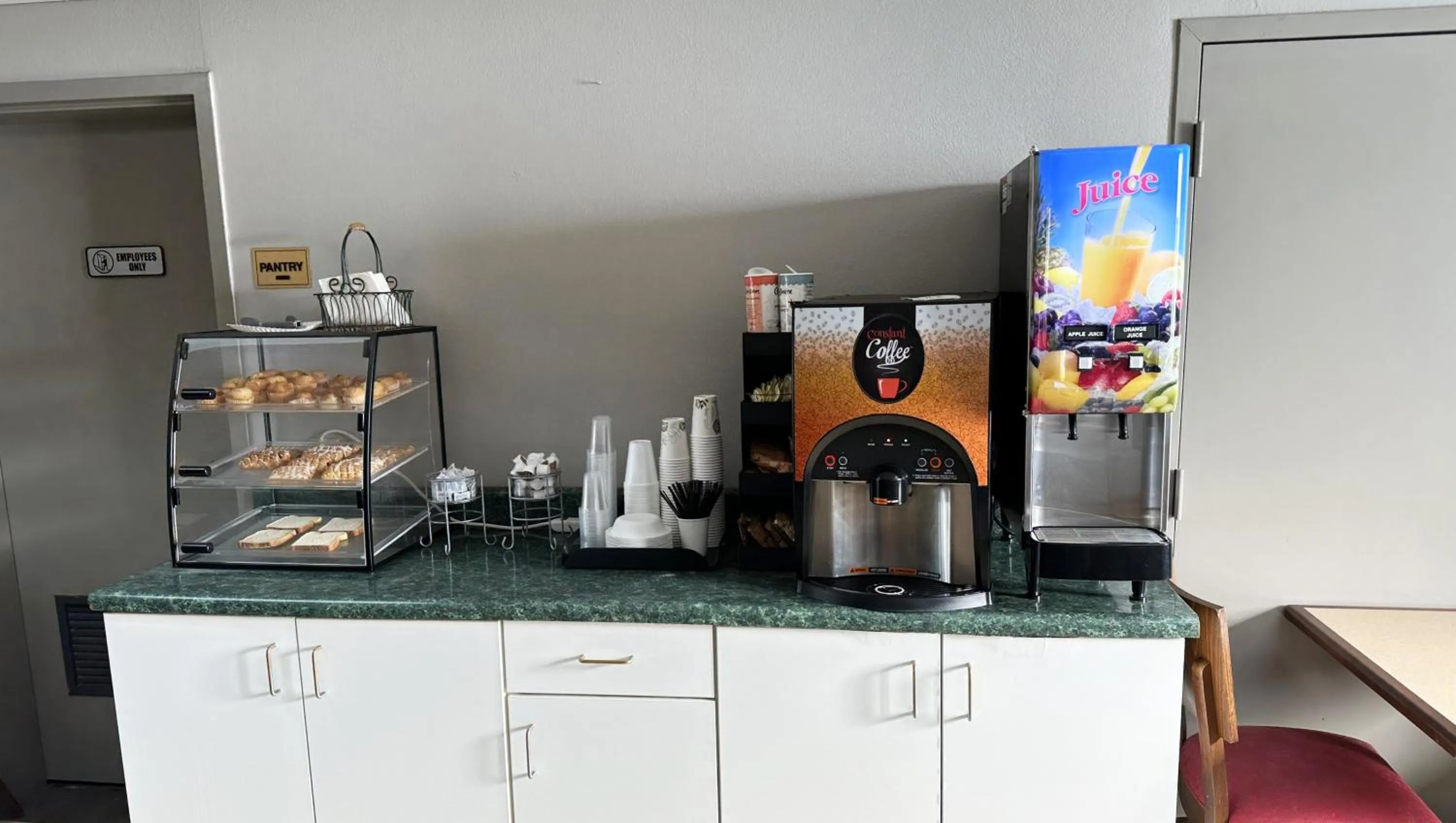 Buffet breakfast in Super Inn & Suites Philadelphia