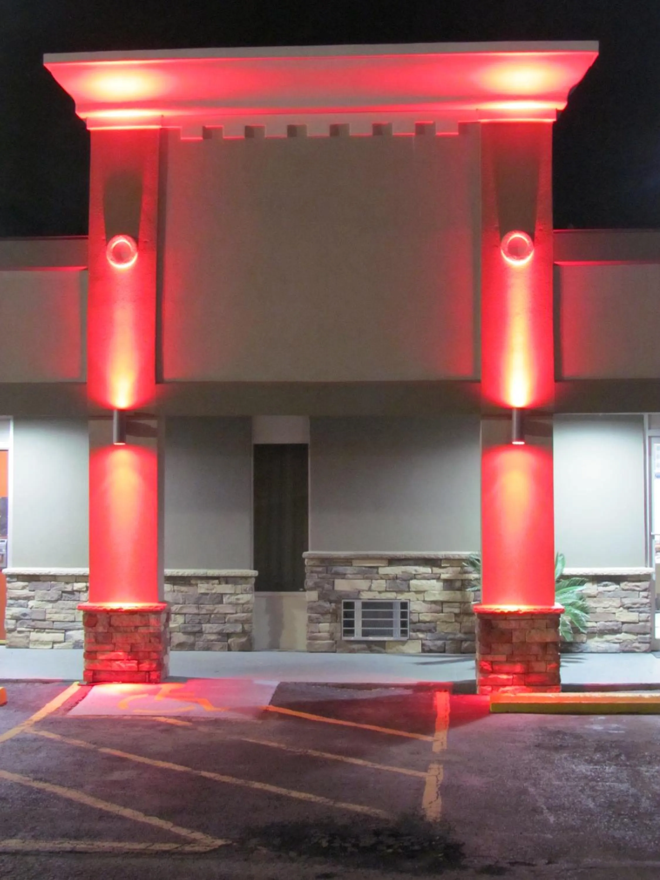 Facade/entrance in Red Carpet Inn - Augusta