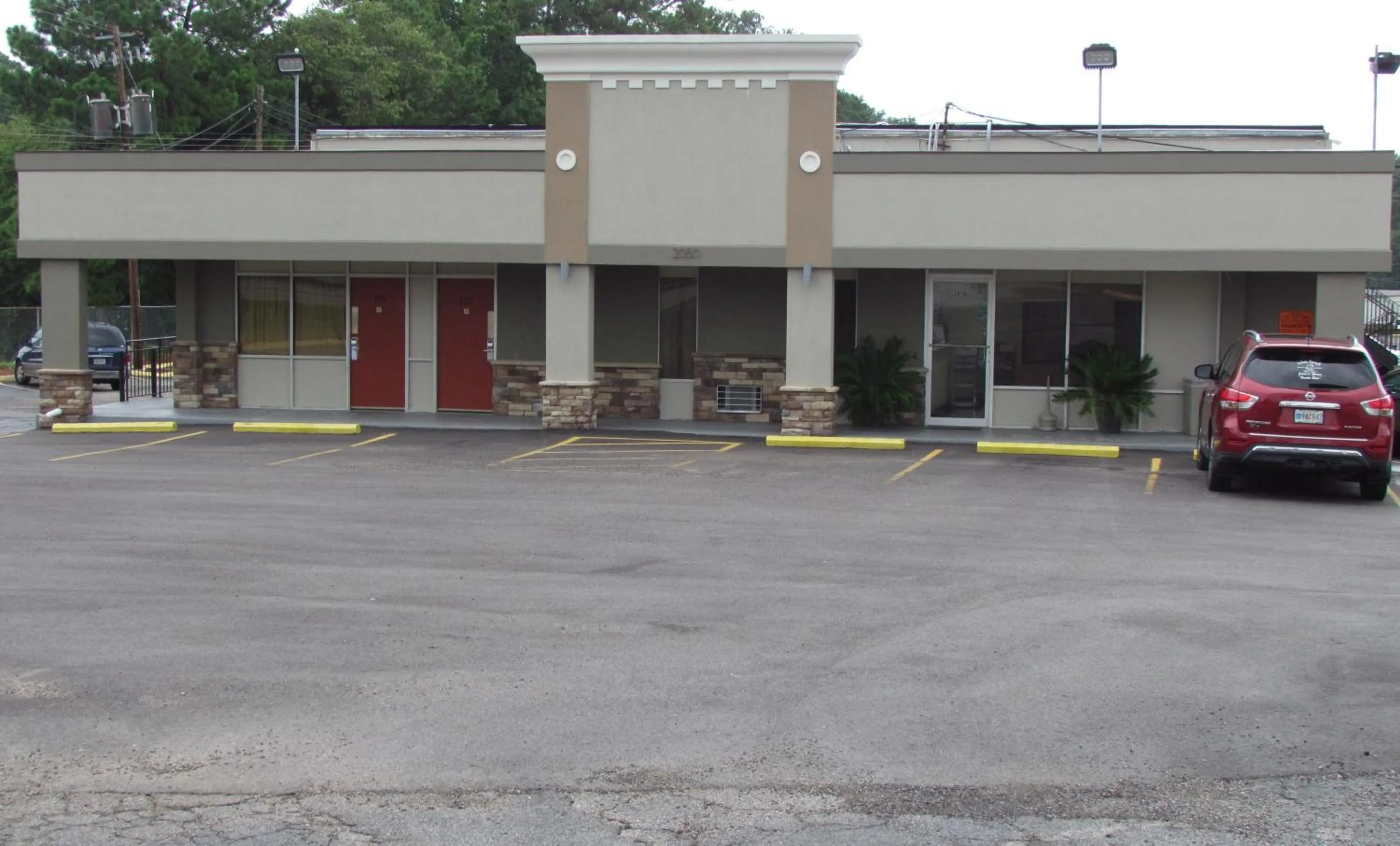 Facade/entrance in Red Carpet Inn - Augusta